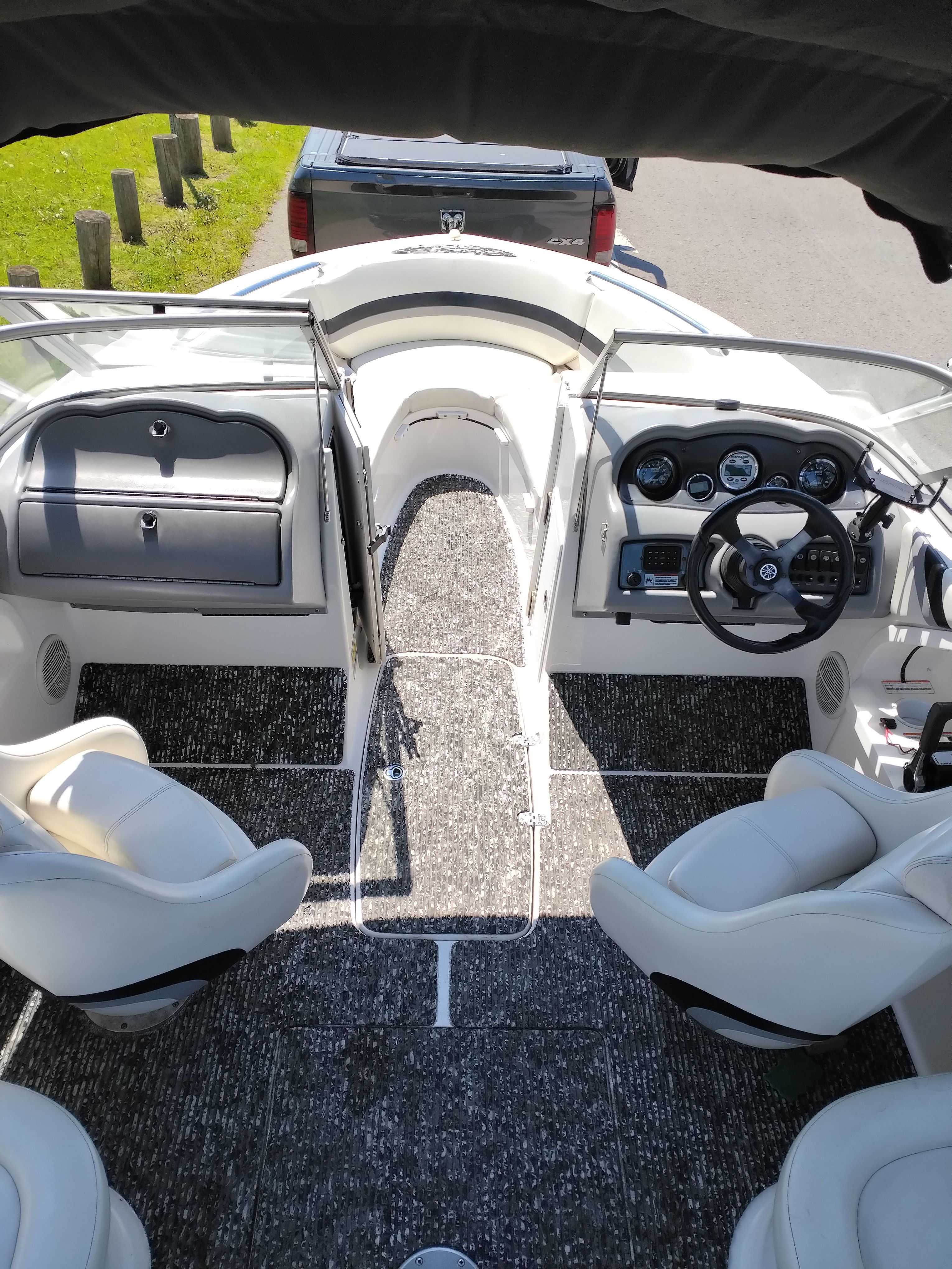 2004 Yamaha Boats AR230 - 14
