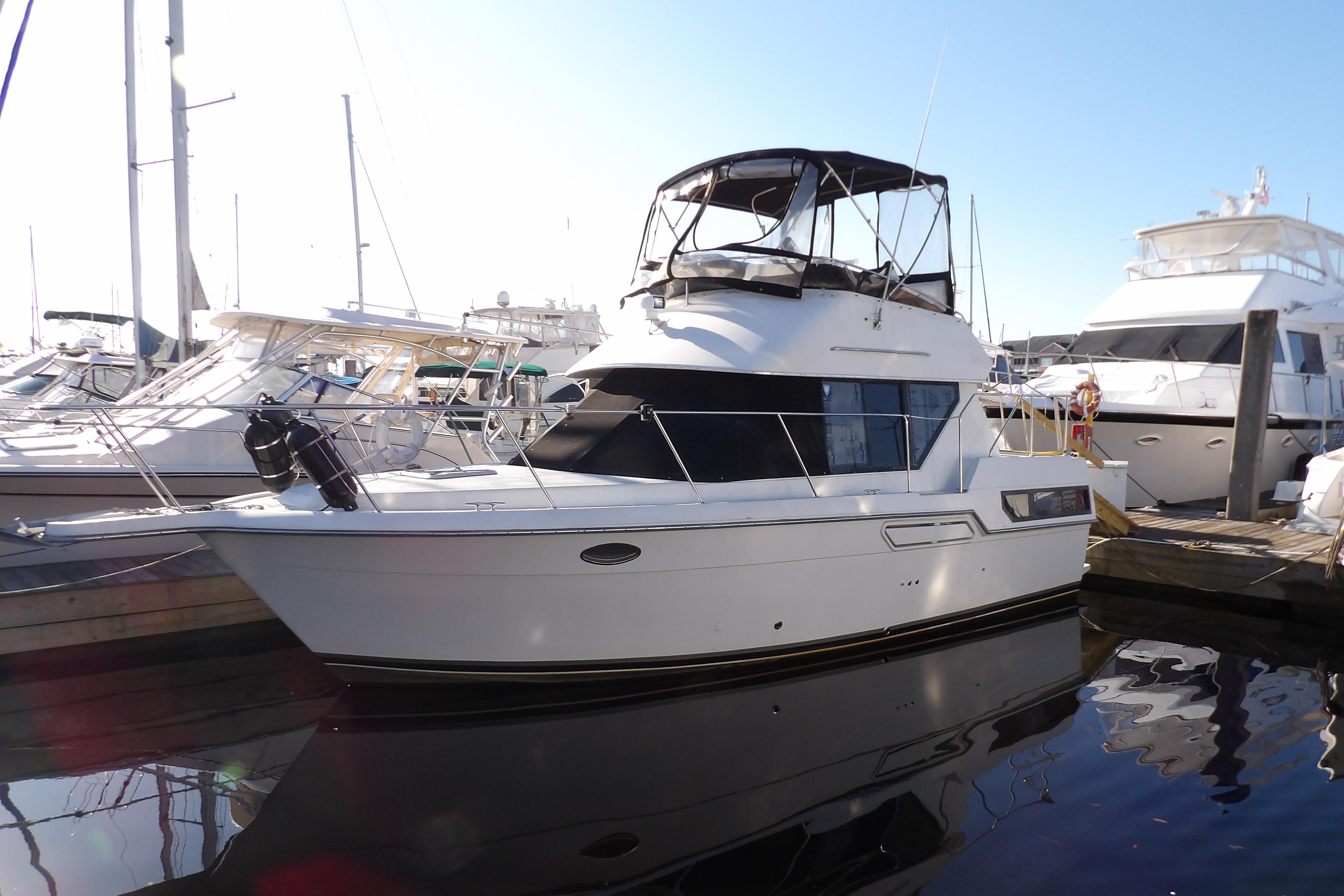 1992 Carver 28 Aft Cabin Motor Yacht