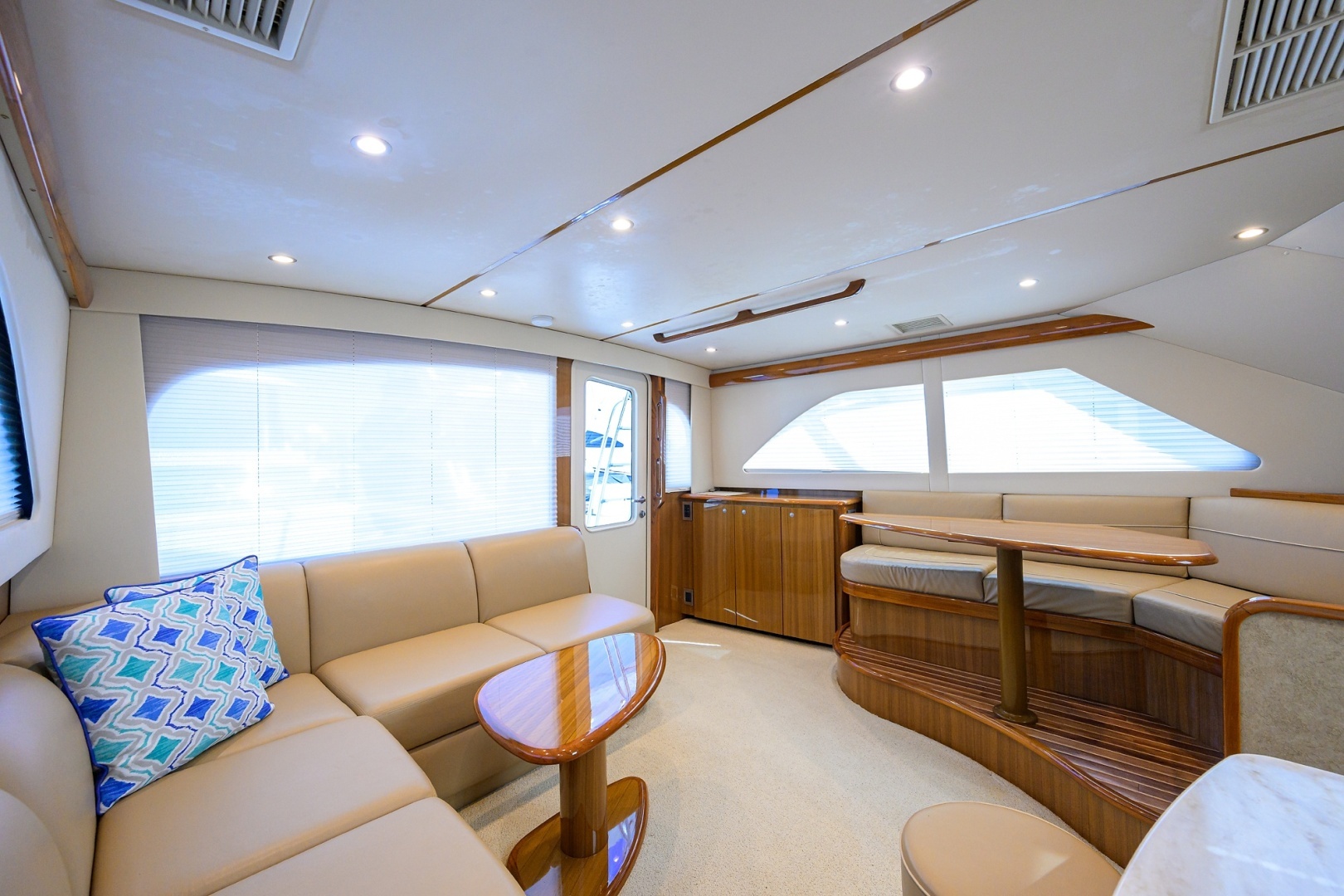2015 Viking 42 Convertible - Image 5