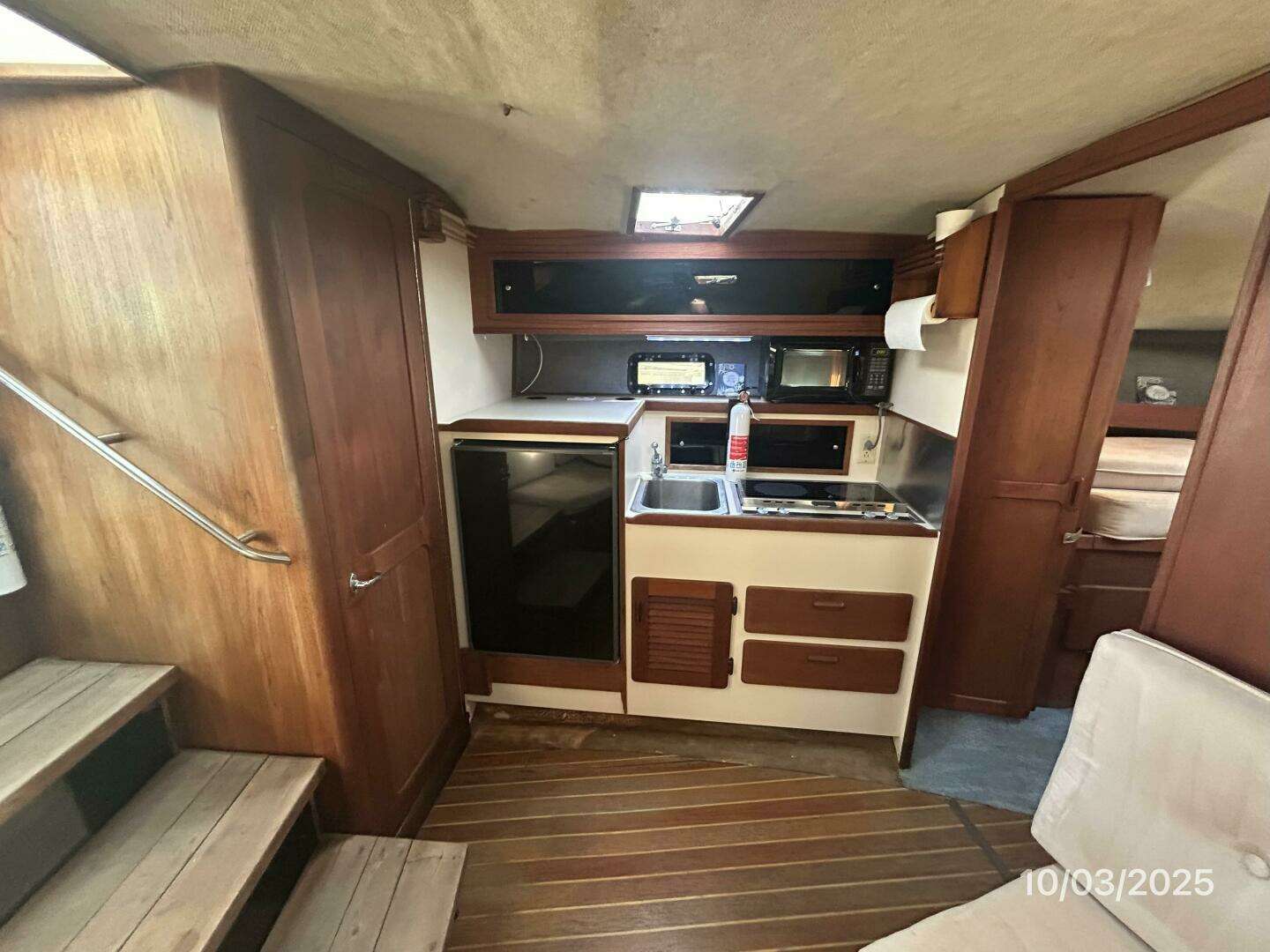 1985 Pursuit 3100 Open - Image 31
