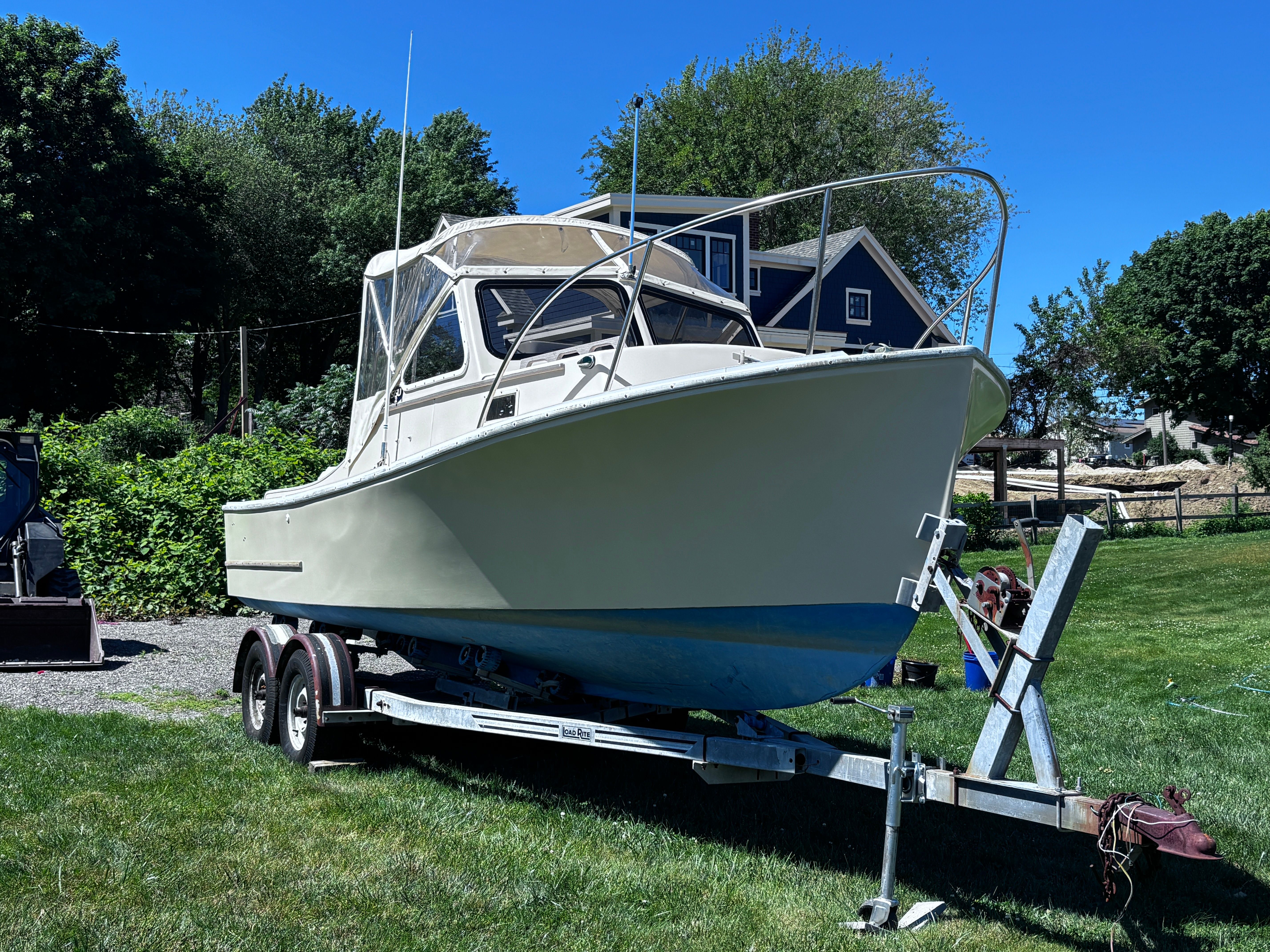 1984 SISU 22’ Bass boat