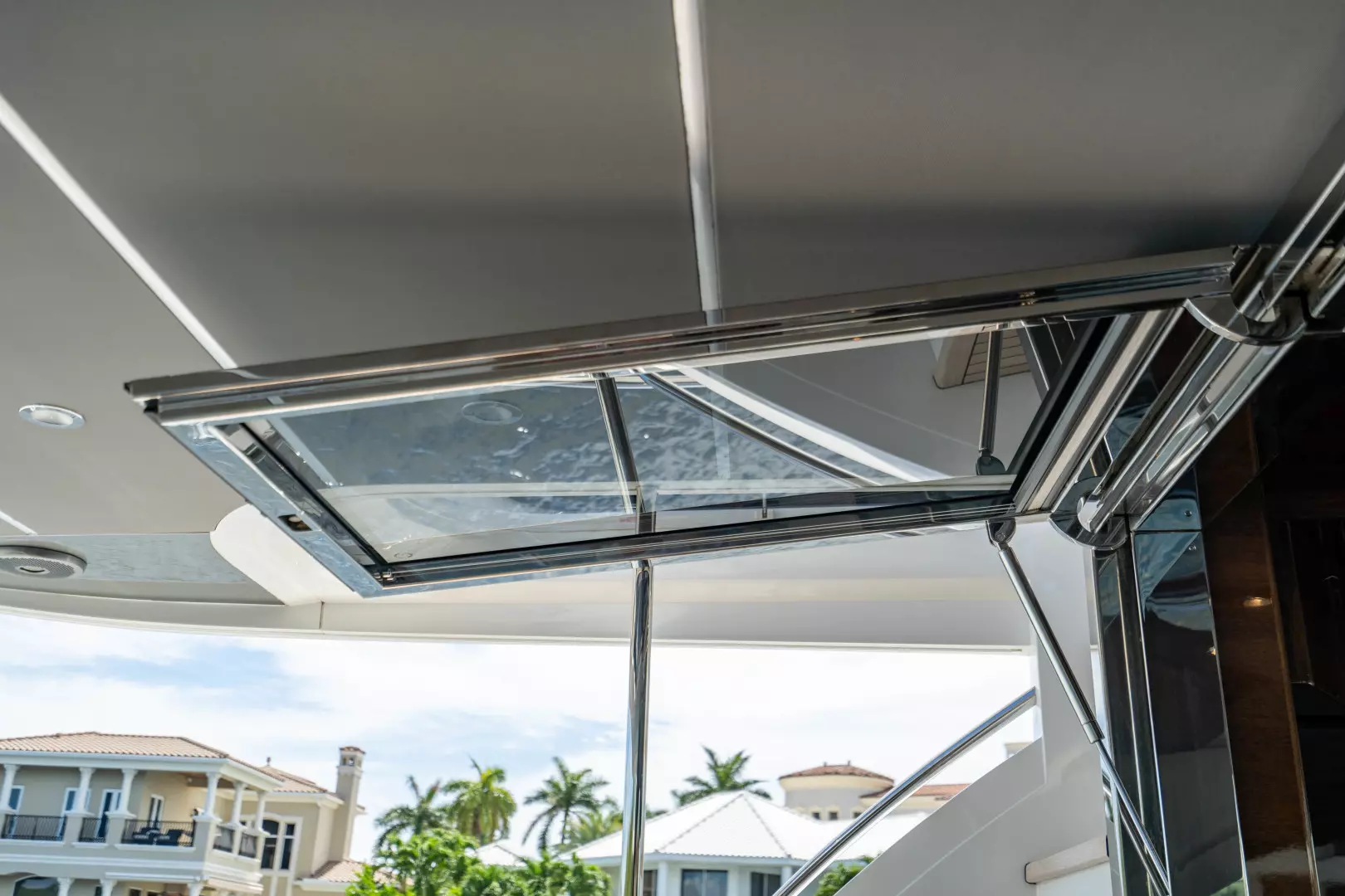2018 Princess F62 - Image 55