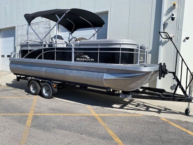 2023 Bennington 22SVSR