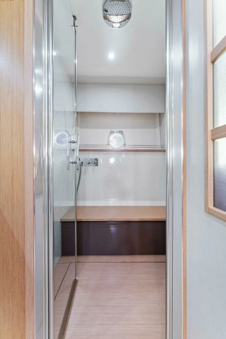 2013 Ferretti Yachts 620 - Image 29