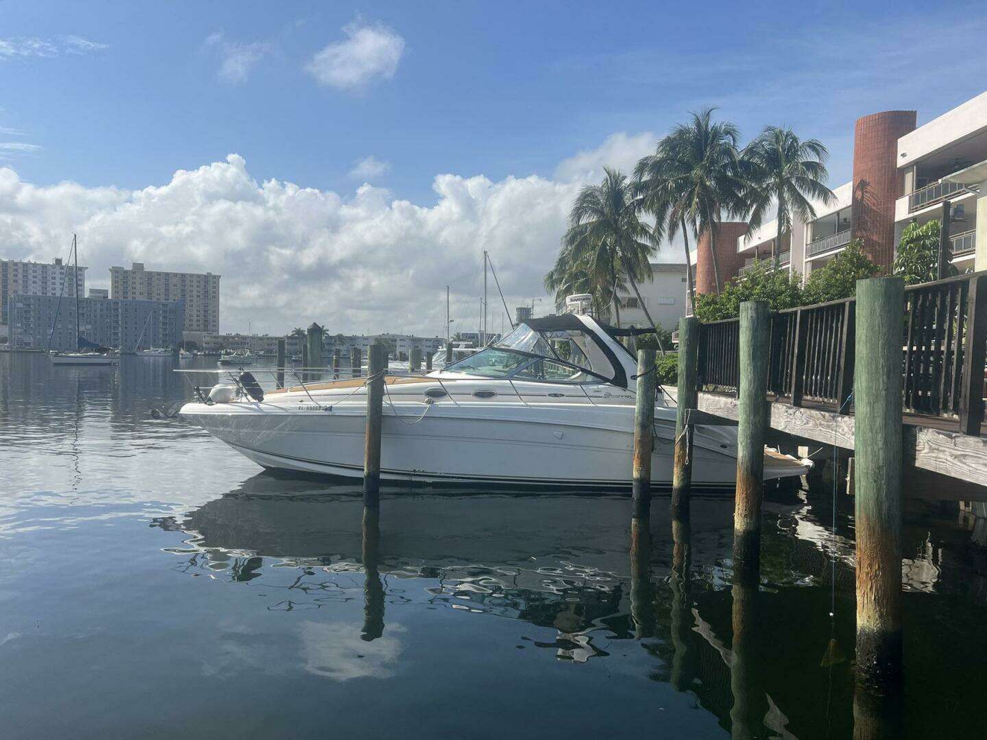 2002 Sea Ray 360 Sundancer - Image 2