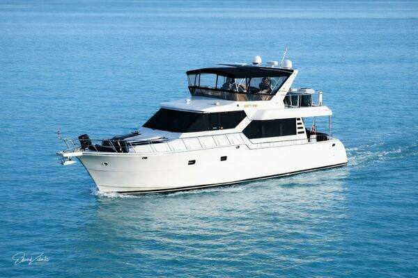 2004 Altima 55 Pilothouse