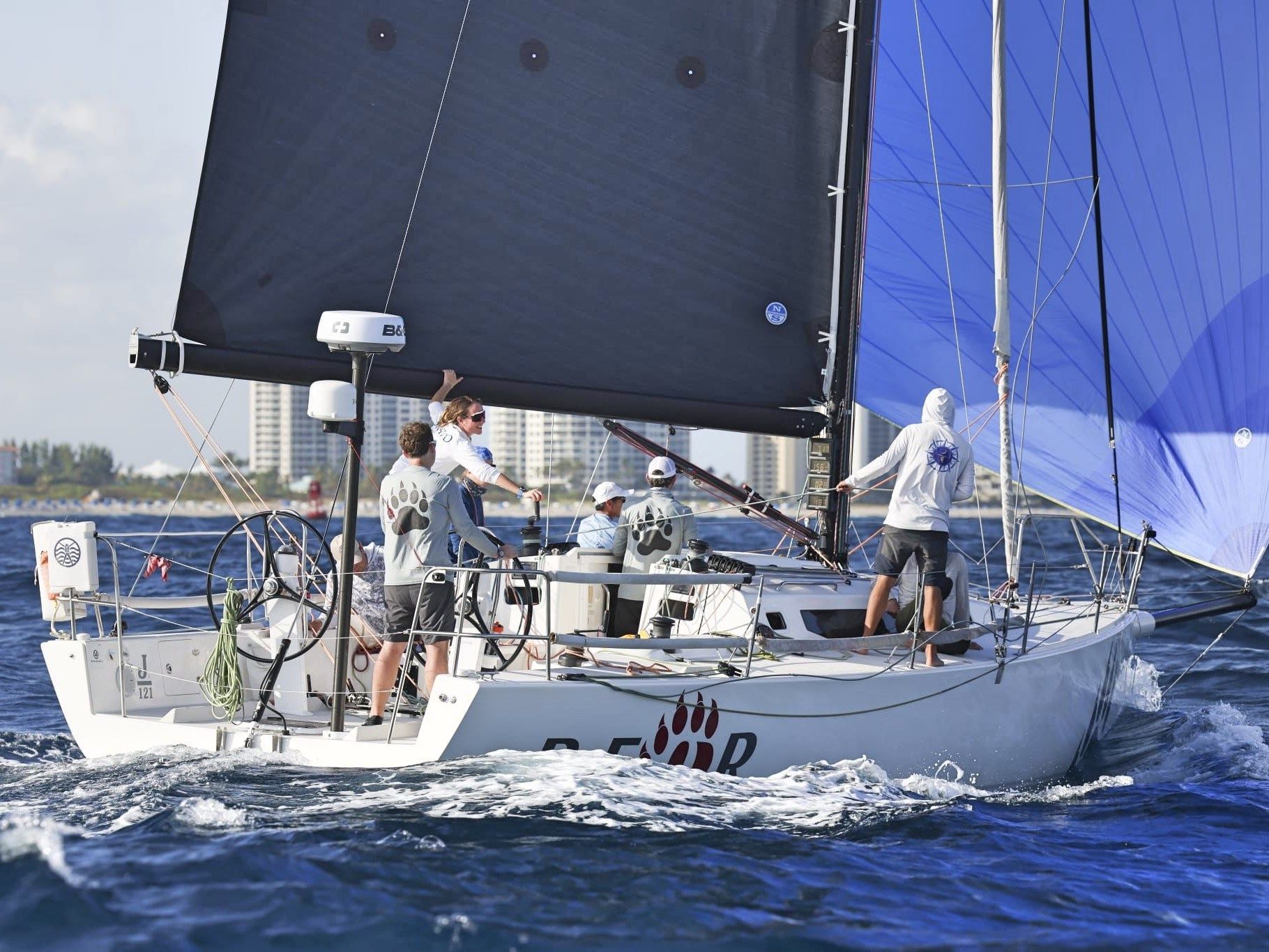 2019 J Boats J/121