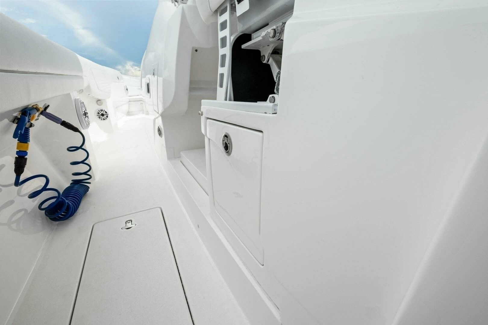 2020 Intrepid 407 Nomad SE - Image 12