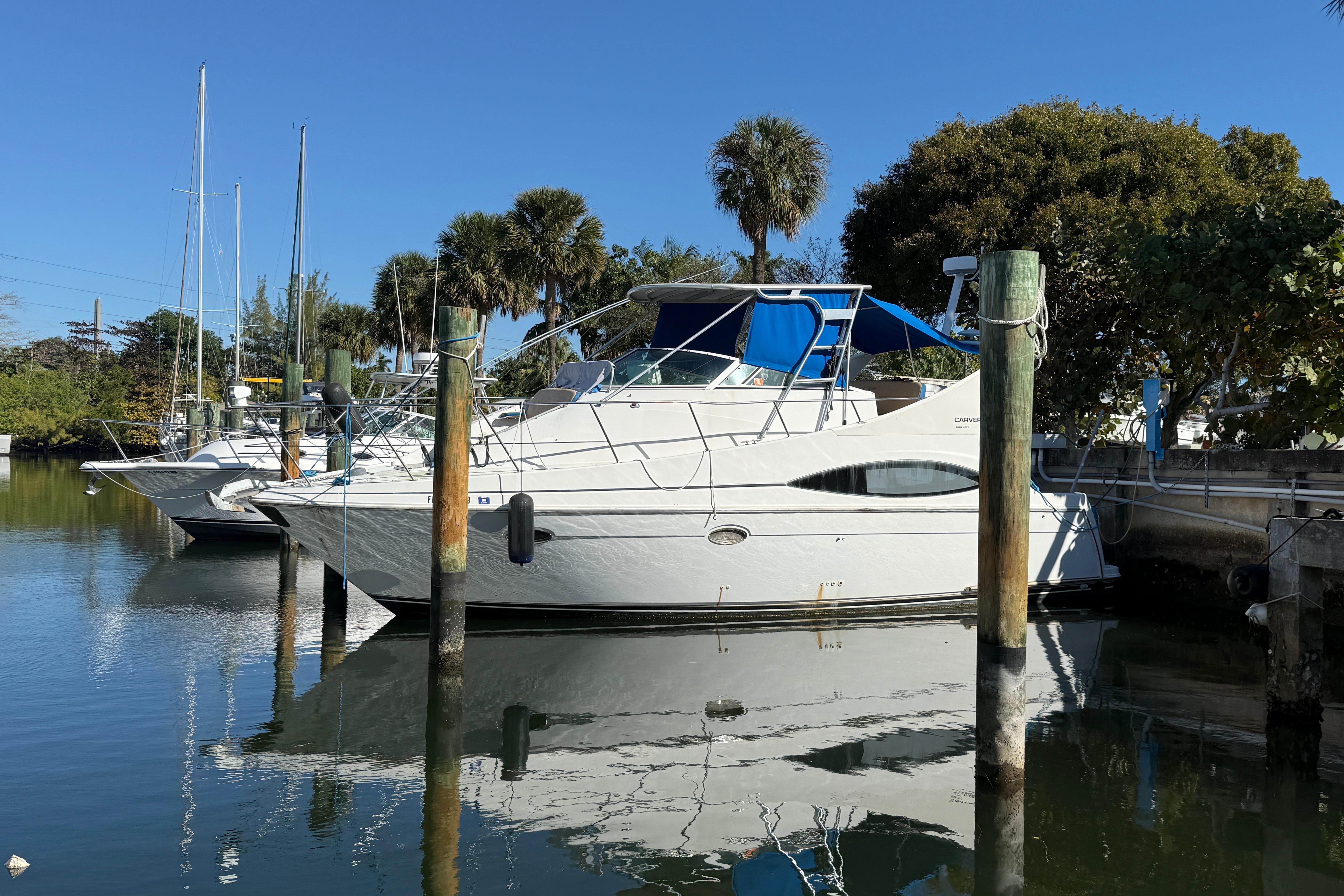 2000 Carver 350 Mariner