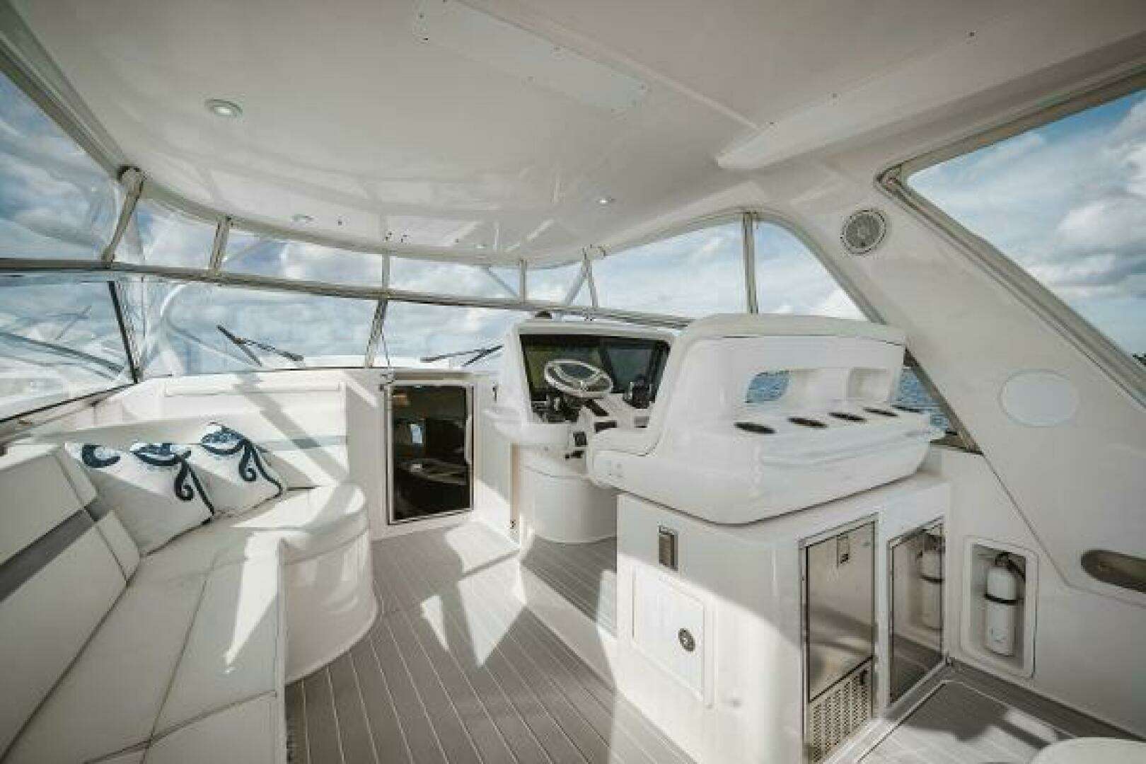 2018 Intrepid 475 Sport Yacht - Image 34