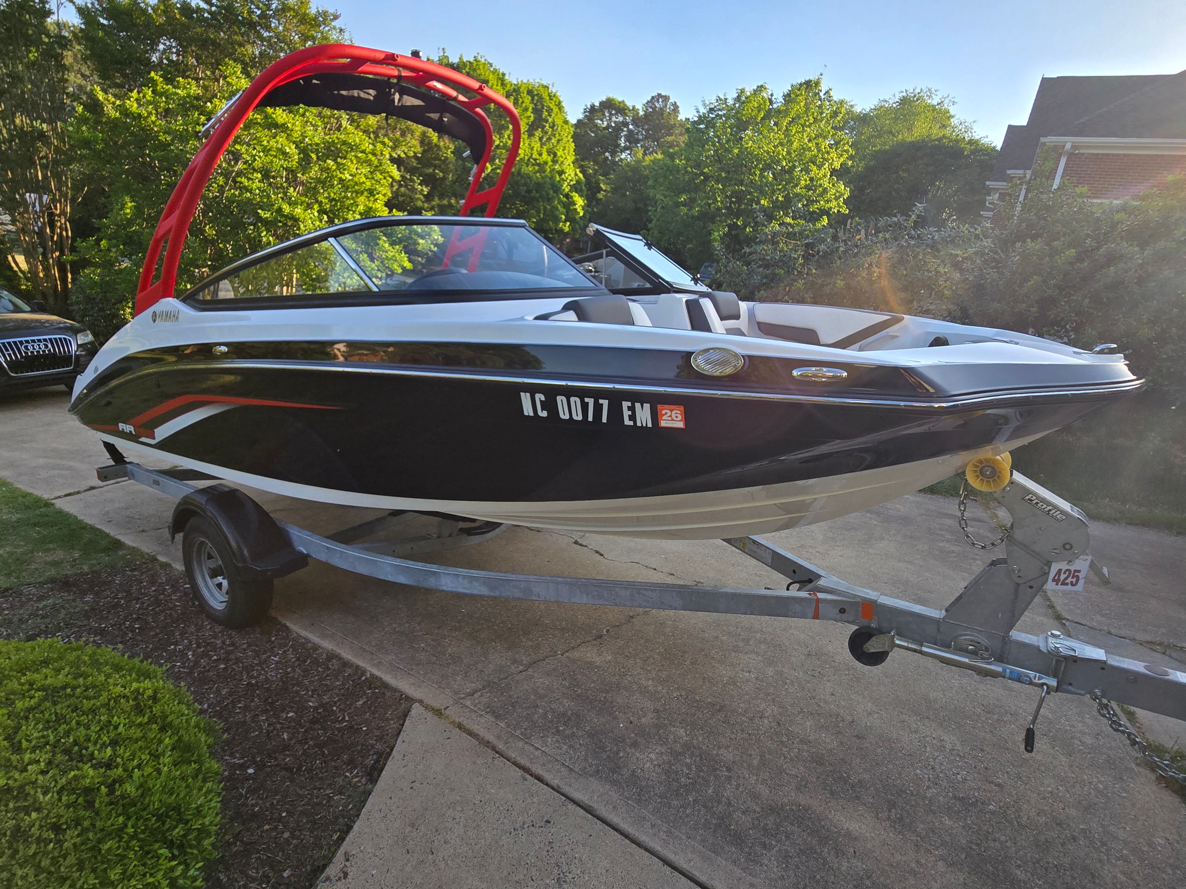 2019 Yamaha Boats AR195 - 11