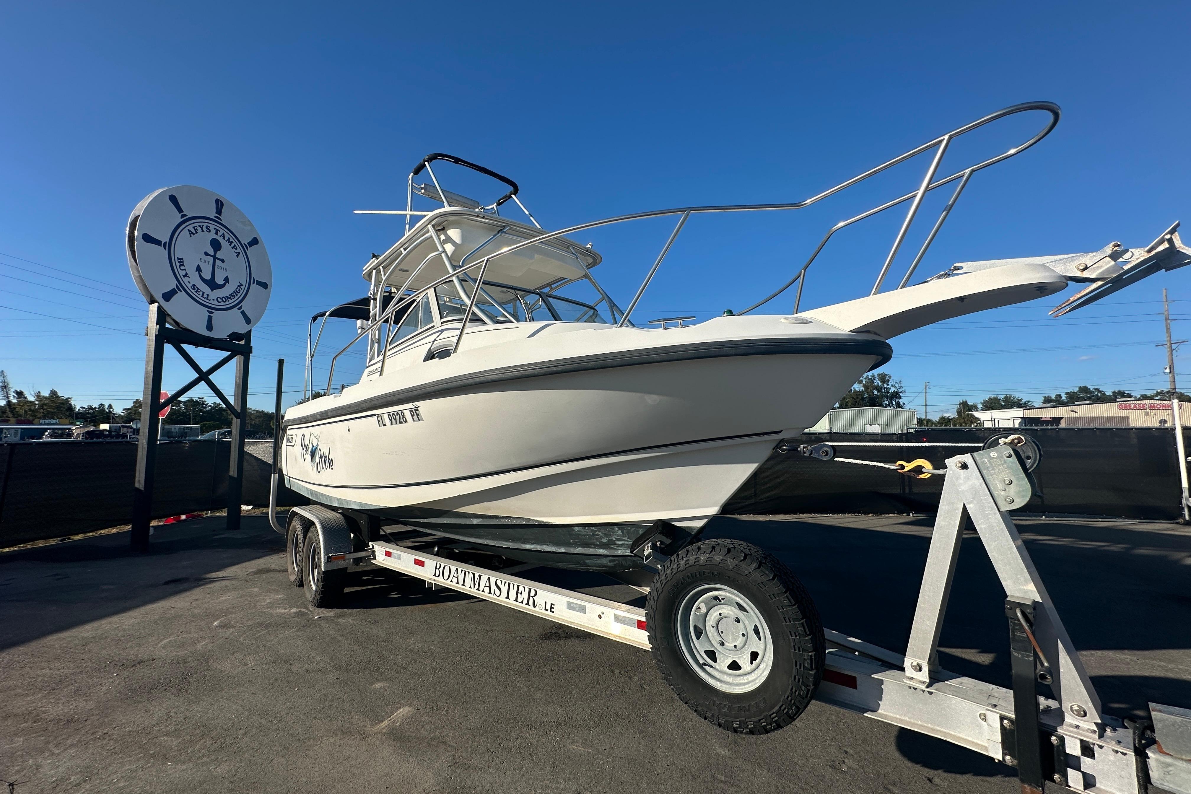 2001 Boston Whaler 23 Conquest
