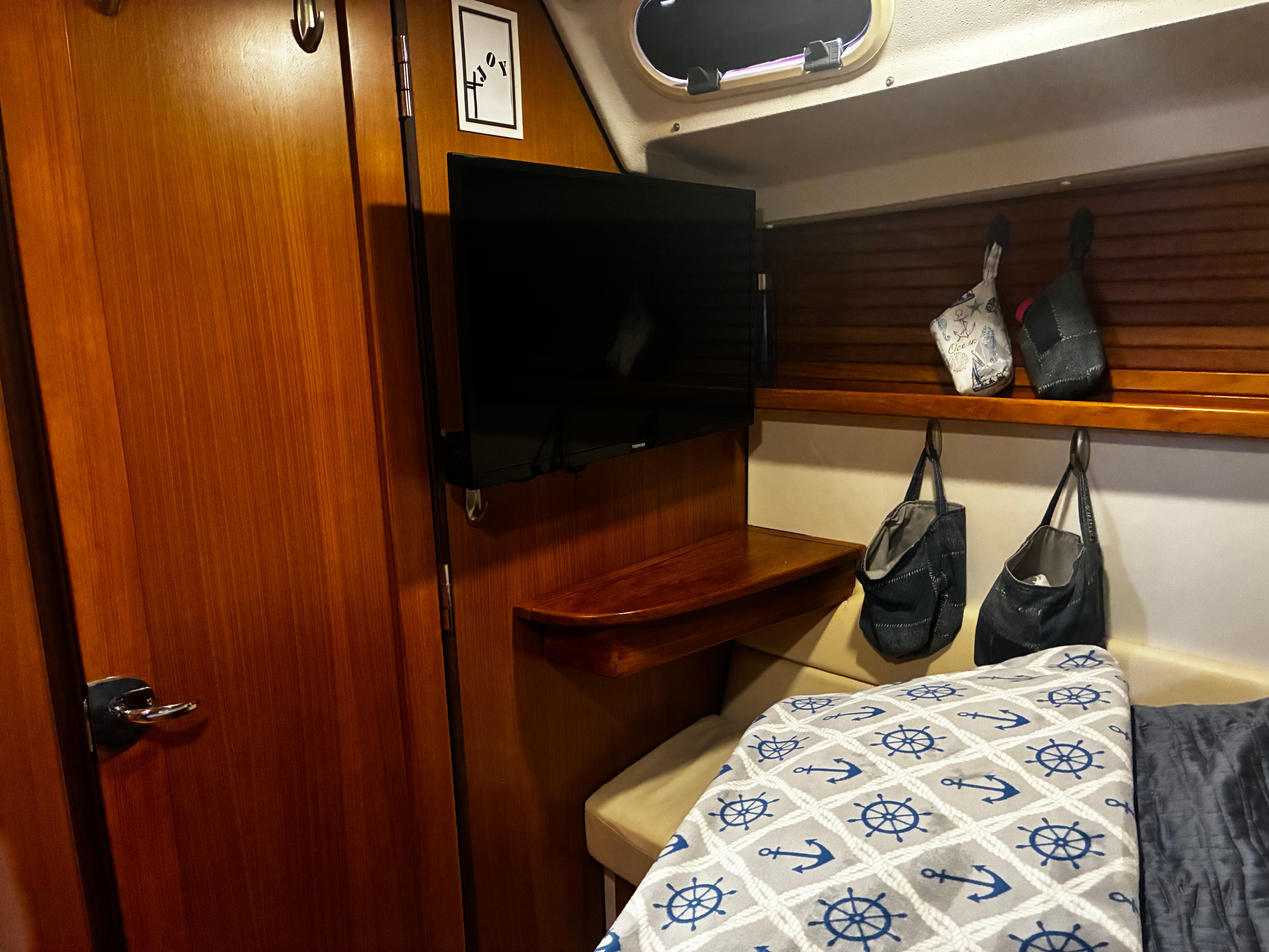 2011 Catalina 445 - 31