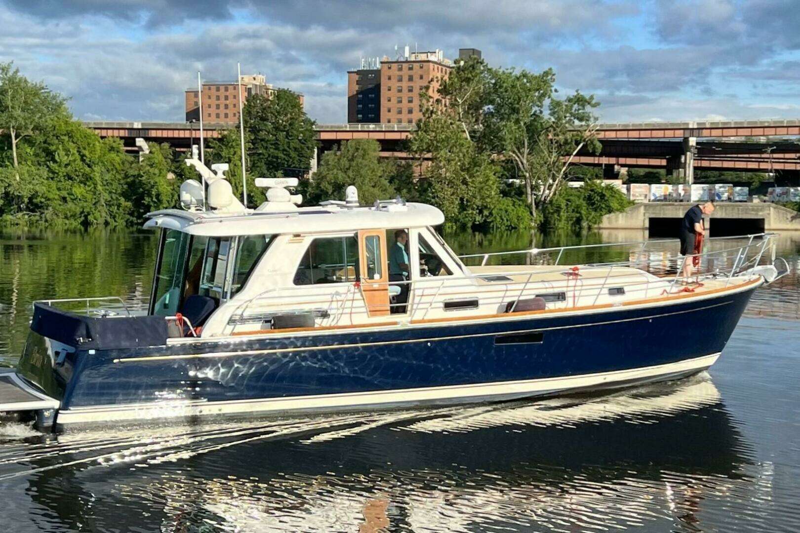 2012 Sabre 48 Salon Express - Image 6