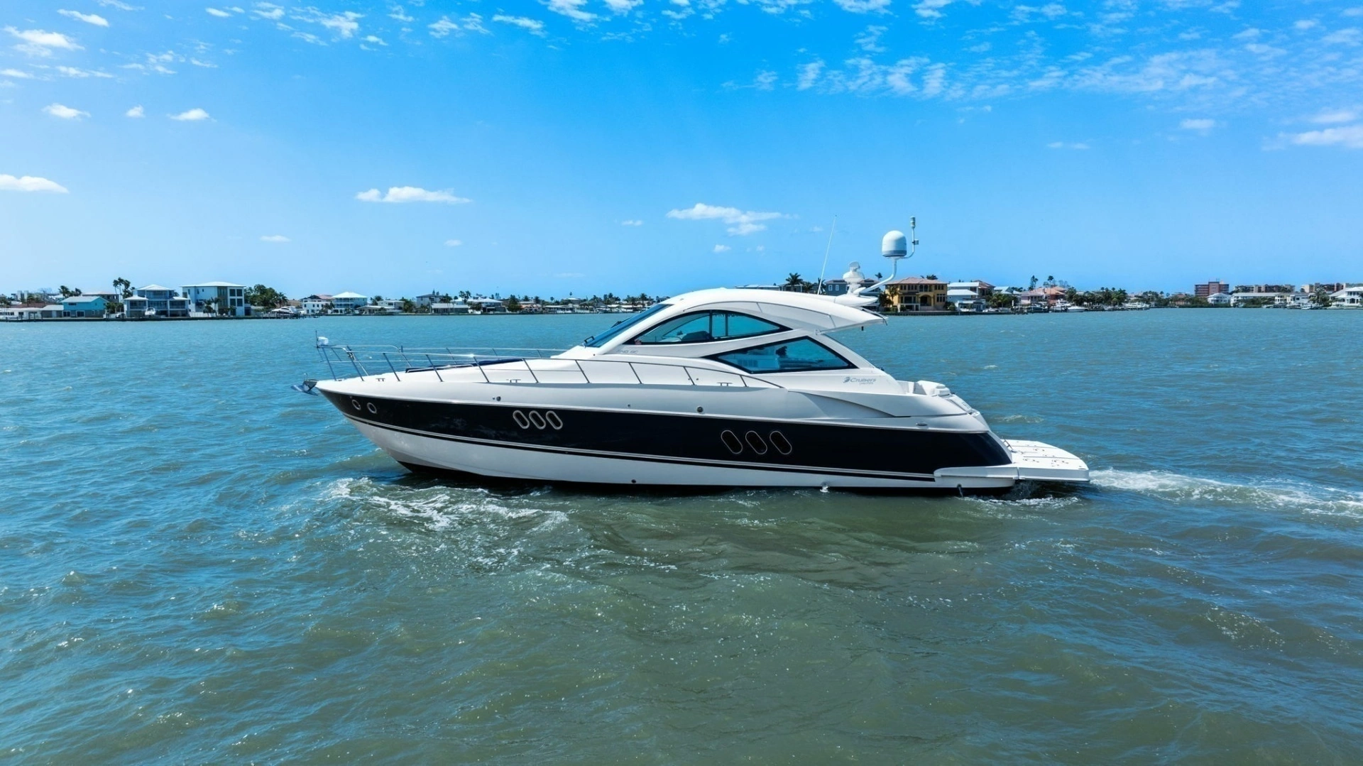 2012 Cruisers Yachts 540 Coupe - Image 53