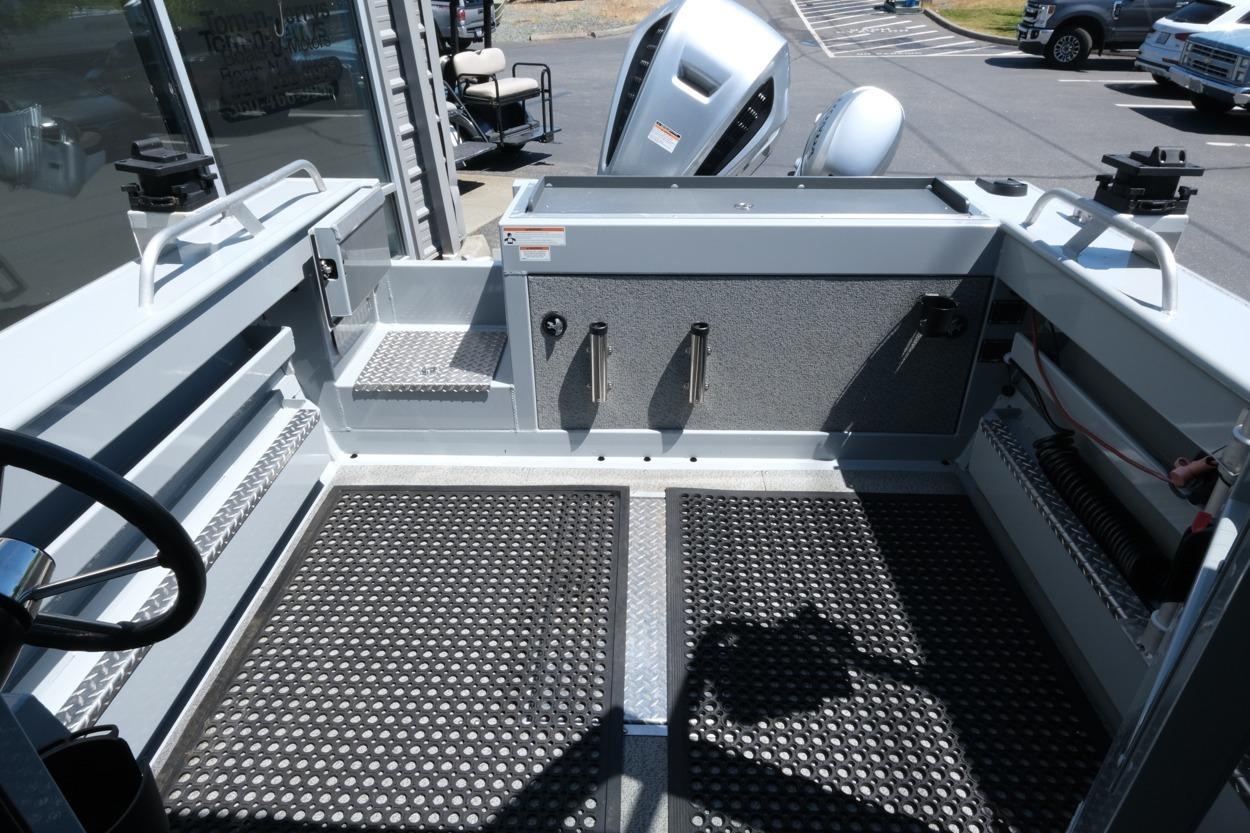 2018 Hewescraft 220 Ocean Pro ET Hardtop boat interior with non-slip flooring and storage compartments.