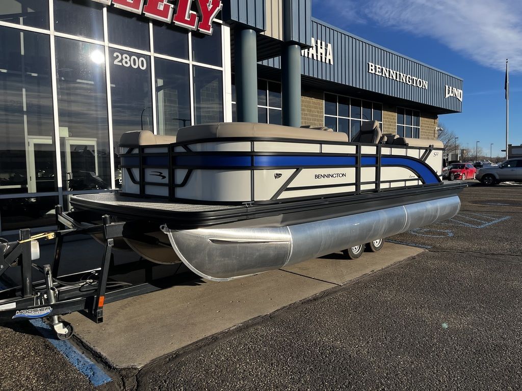 2026 Bennington 22 S STERN RADIUS - QUAD BENCH - 4