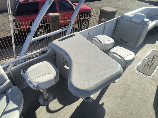 2025 Tahoe LTZ Entertainer 25 FT - 12