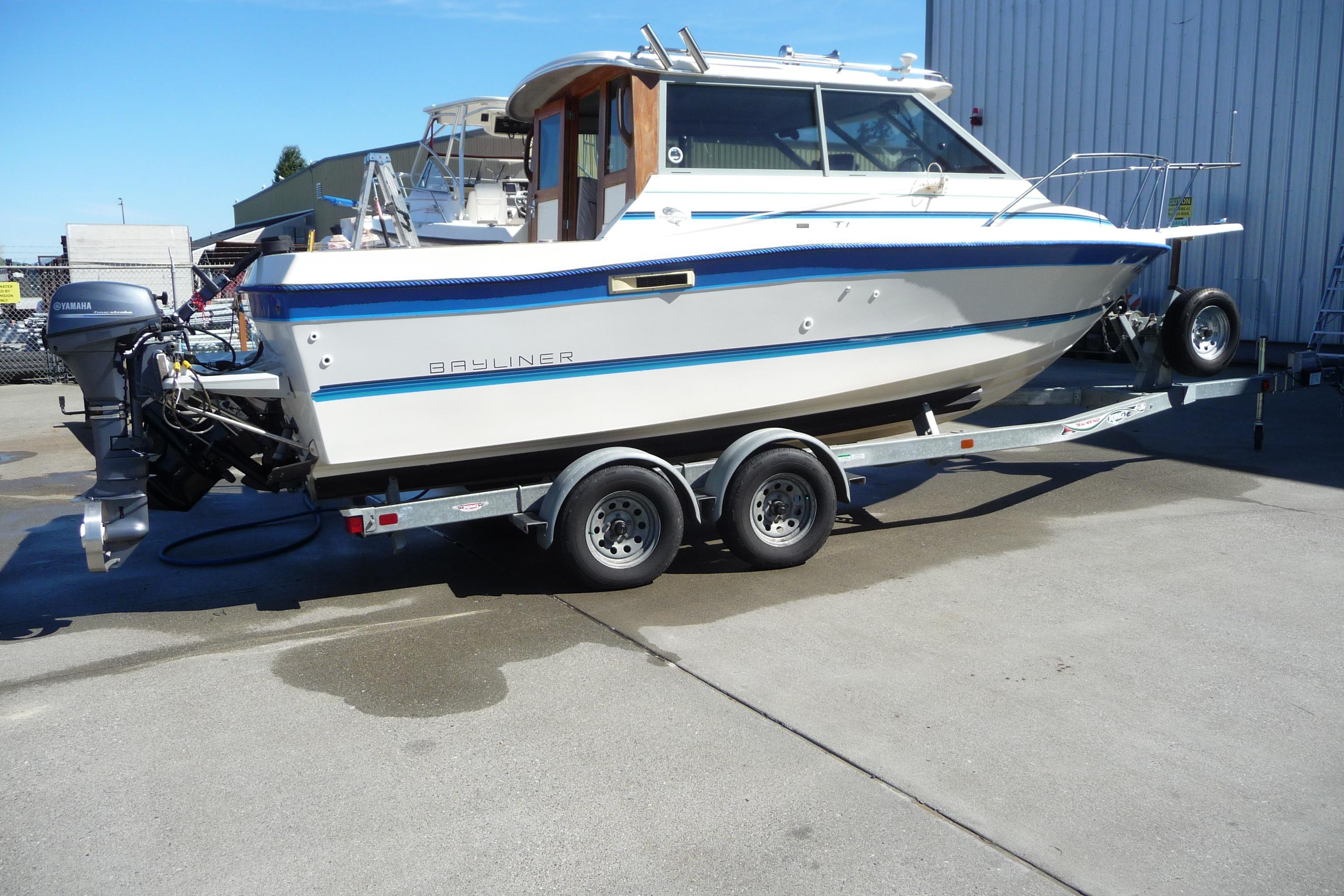 1988 Bayliner 2102 Trophy