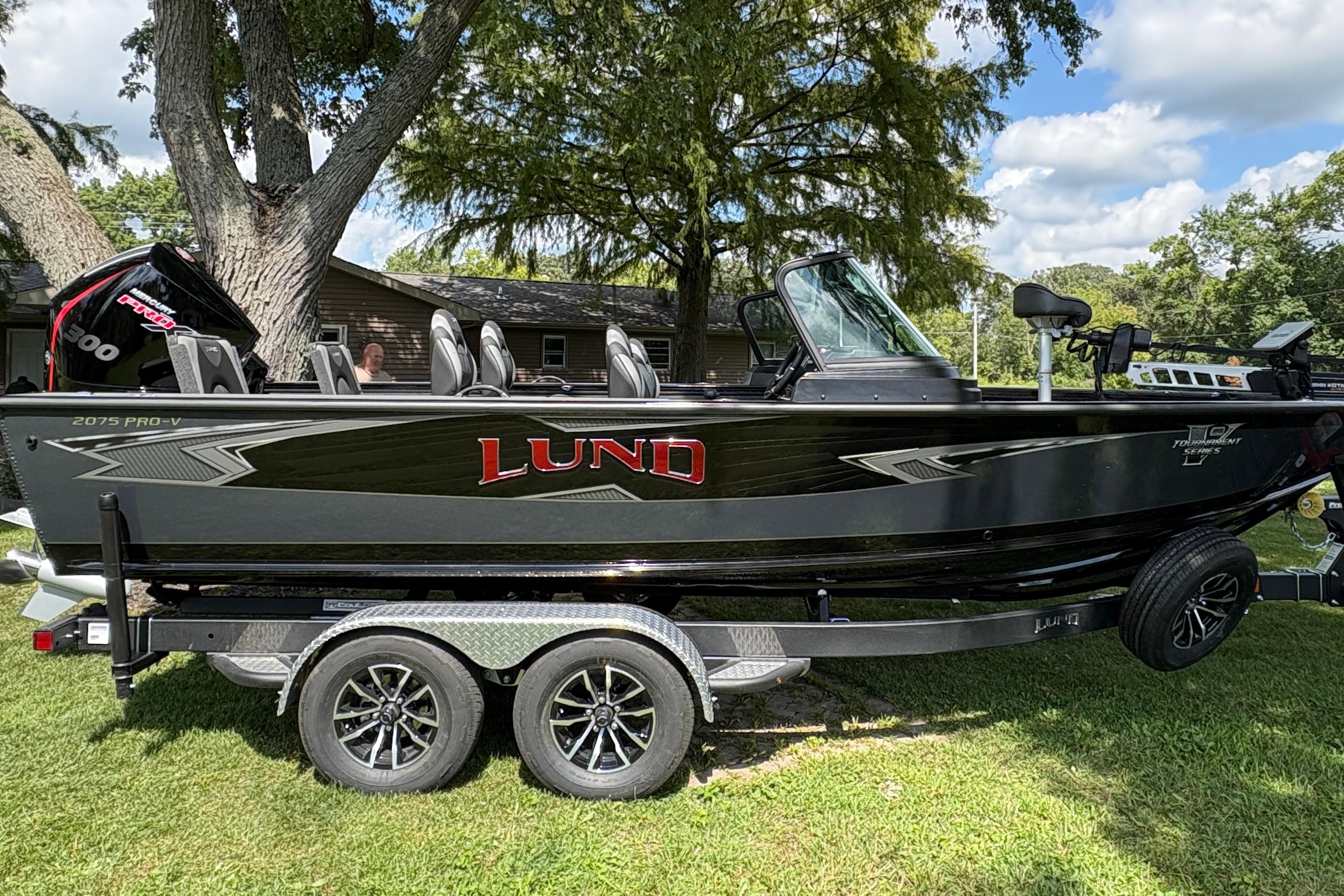 2026 Lund 2075 Pro-V Sport
