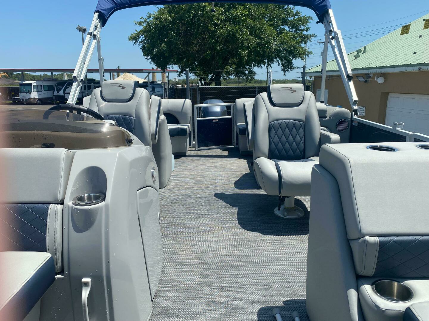 2022 Bennington 22LSR - Image 7