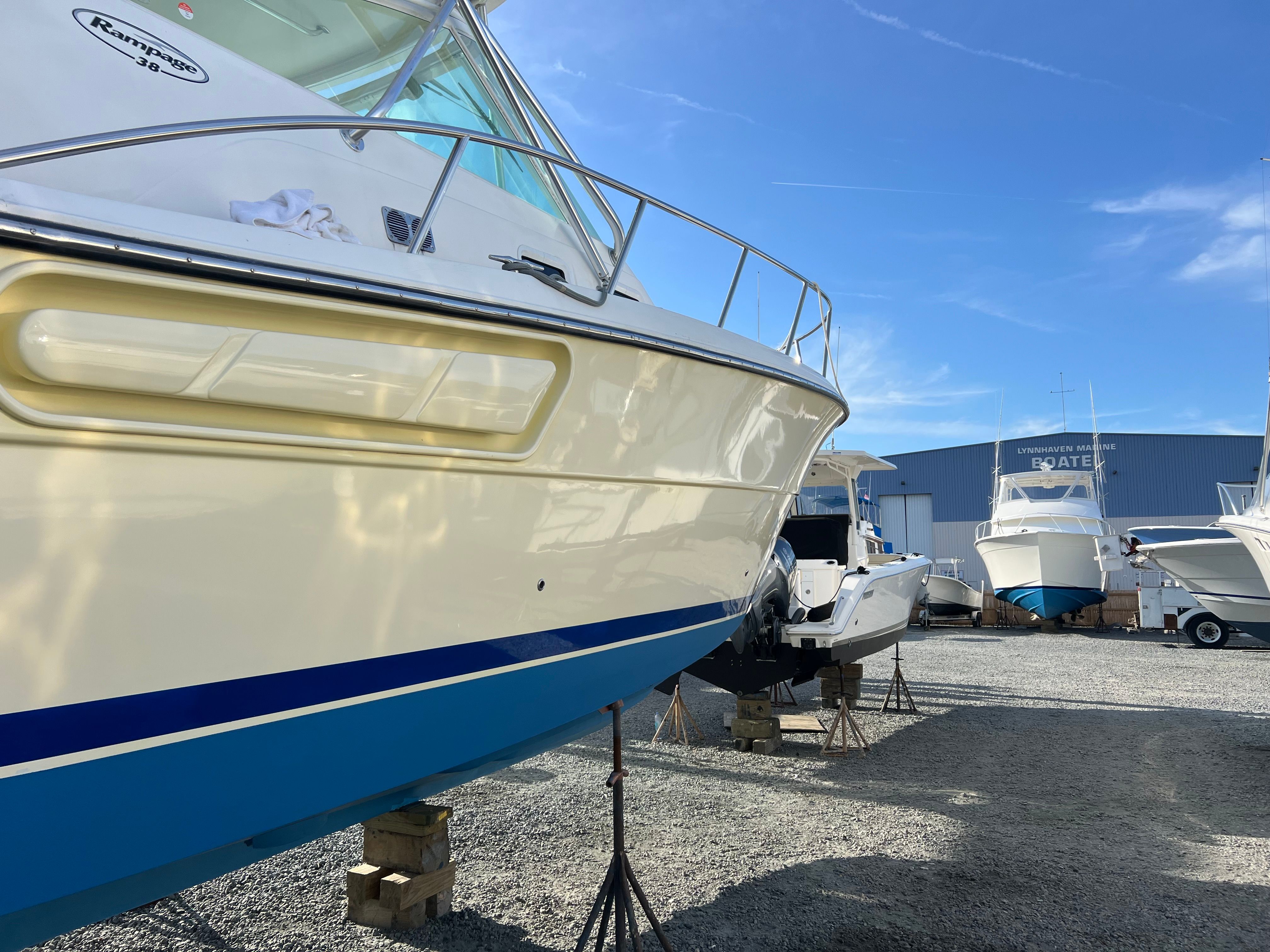 2004 Rampage 38 Express - 4