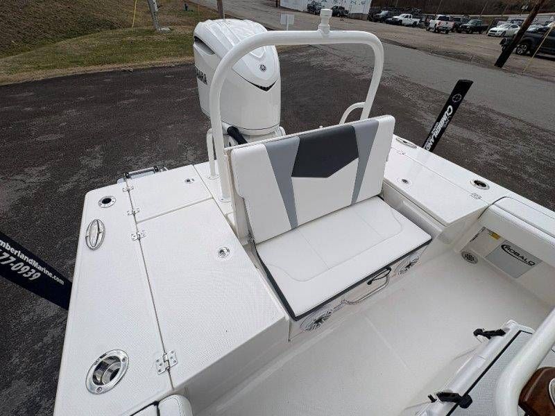 2026 Robalo 246 Cayman - 134