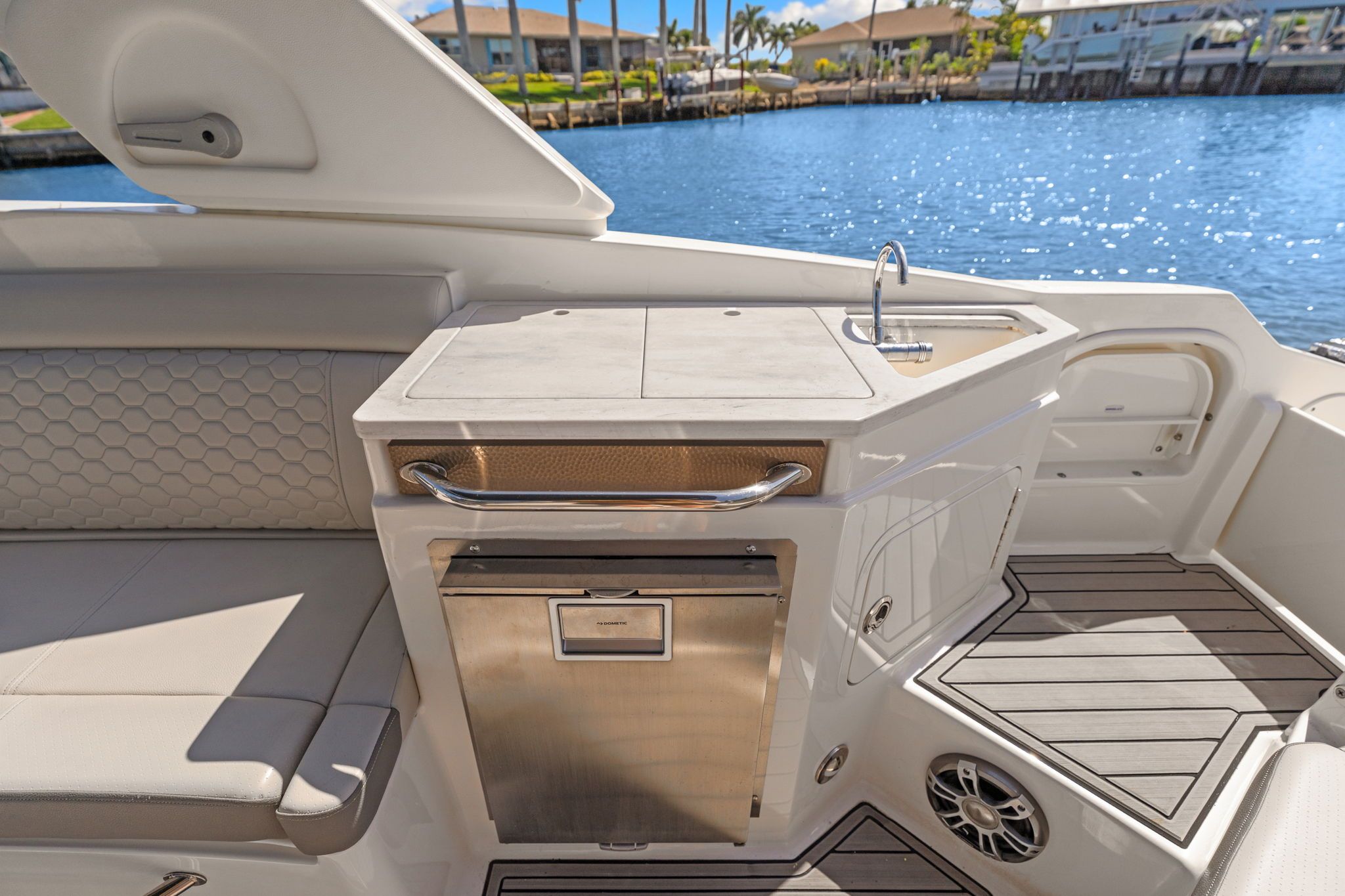 2023 Sea Ray SDX 290 Outboard - 38