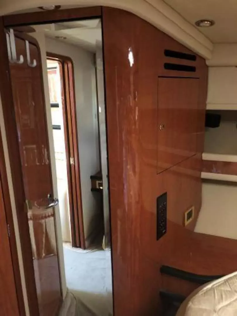 2000 Sea Ray Sundancer - Image 11