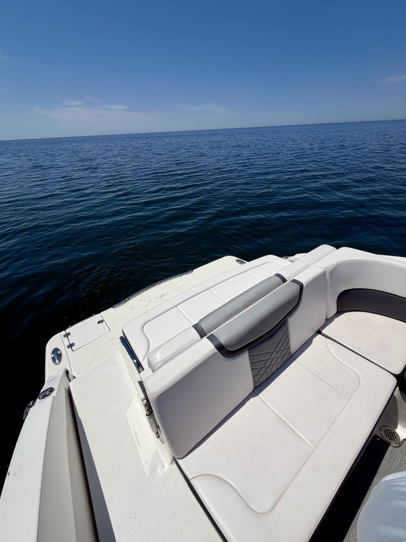 2018 Chaparral 307 - Image 6