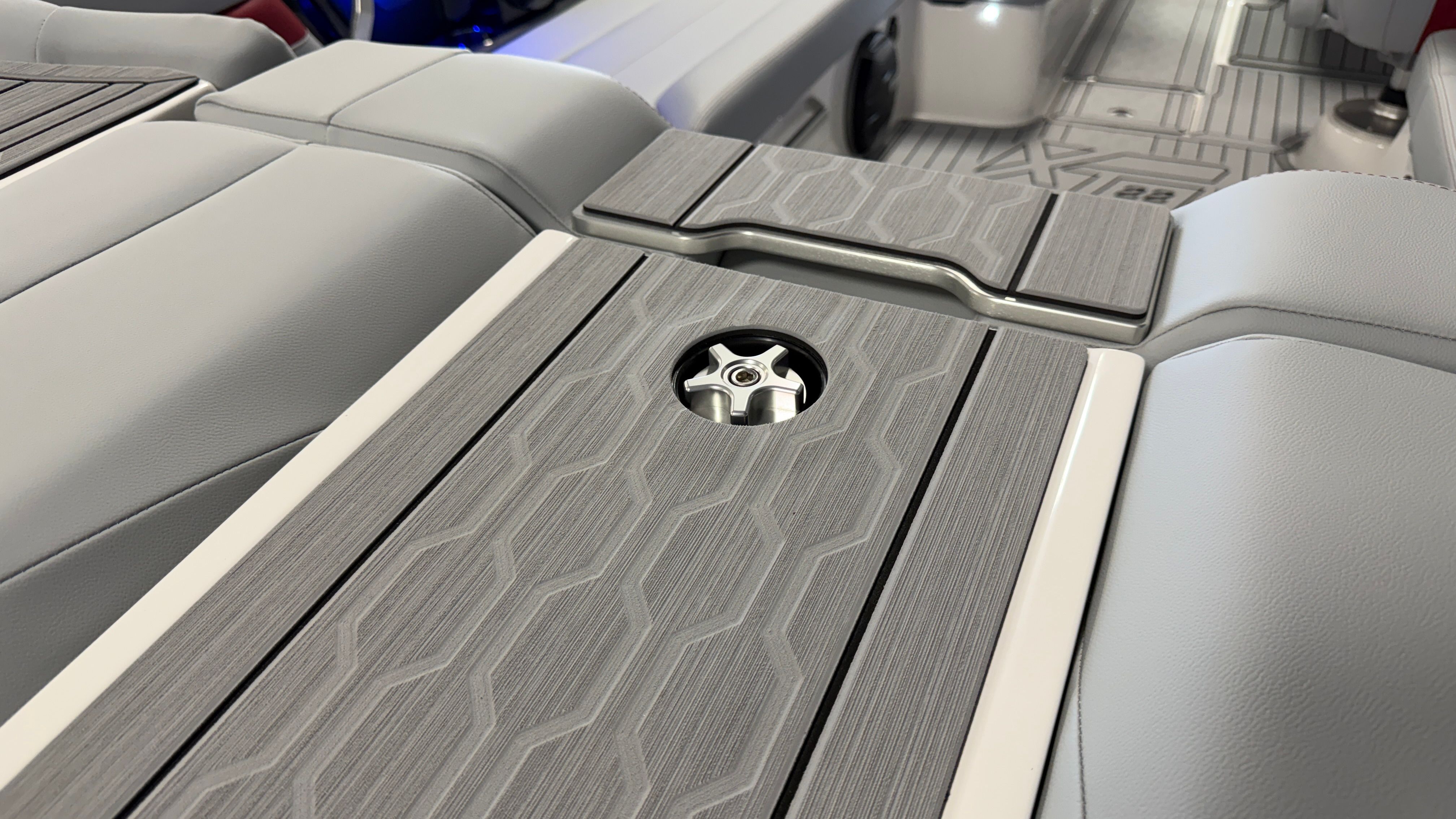 2026 MasterCraft XT22 - 26