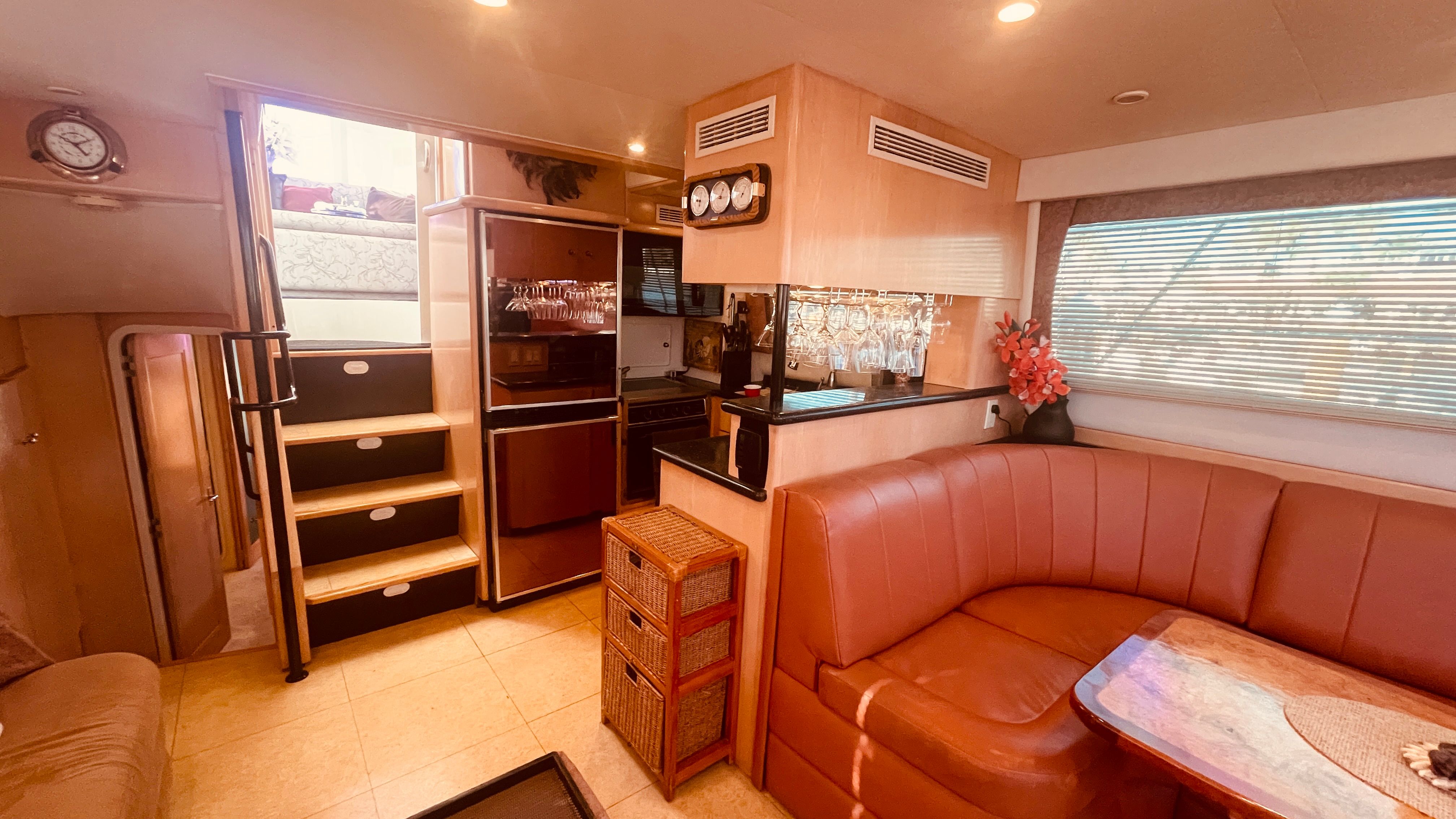 1997 Carver 500 Cockpit Motor Yacht - 23