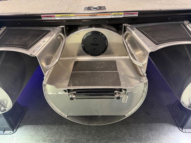2026 Tahoe 2585 Grand Tahoe LTD Twin Quad Lounger Shift - 32