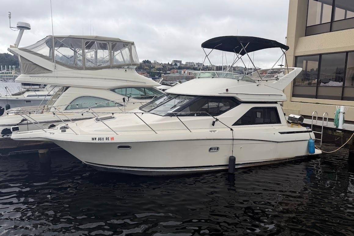 2001 Bayliner 3258 Command Bridge