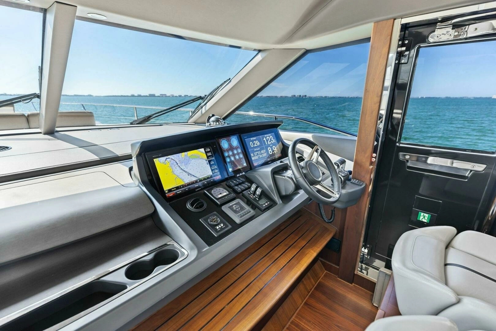 2018 Princess Y75 Motor Yacht - Image 21