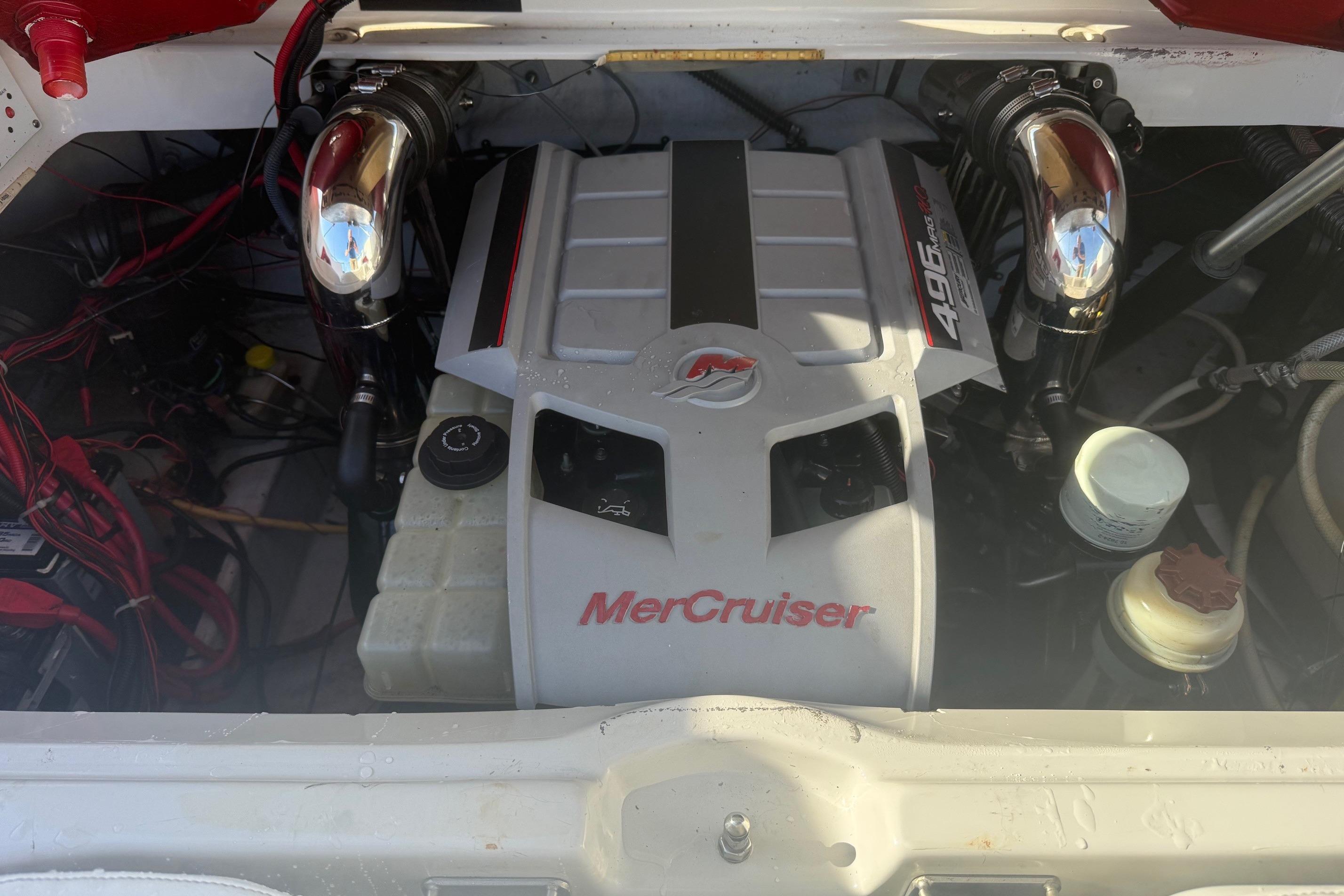 MerCruiser engine in 2005 Crownline 270 BR boat, showcasing powerful 496 MAG features.