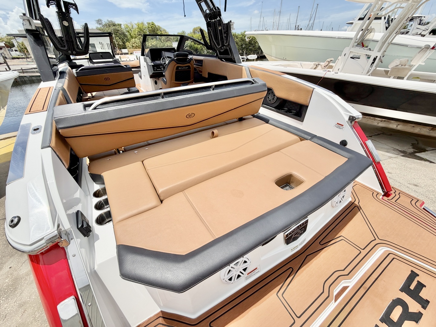 2024 Cobalt R8 Surf - Image 14