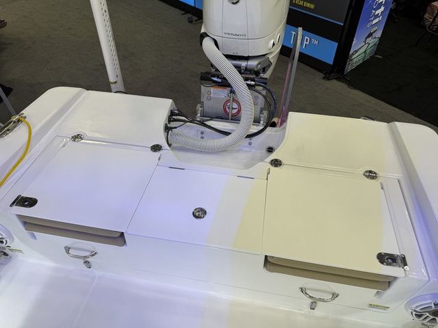2026 Everglades 253 Center Console - 7