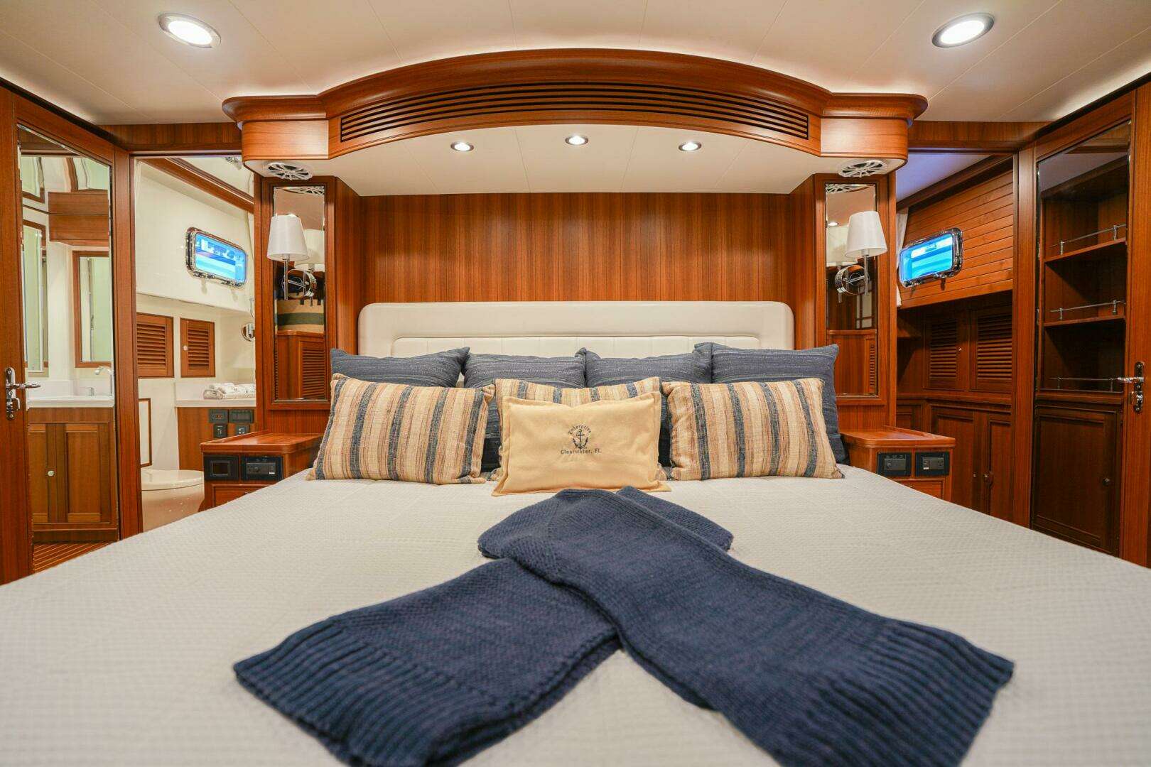 2025 Marlow Explorer 70E-CB - Image 32