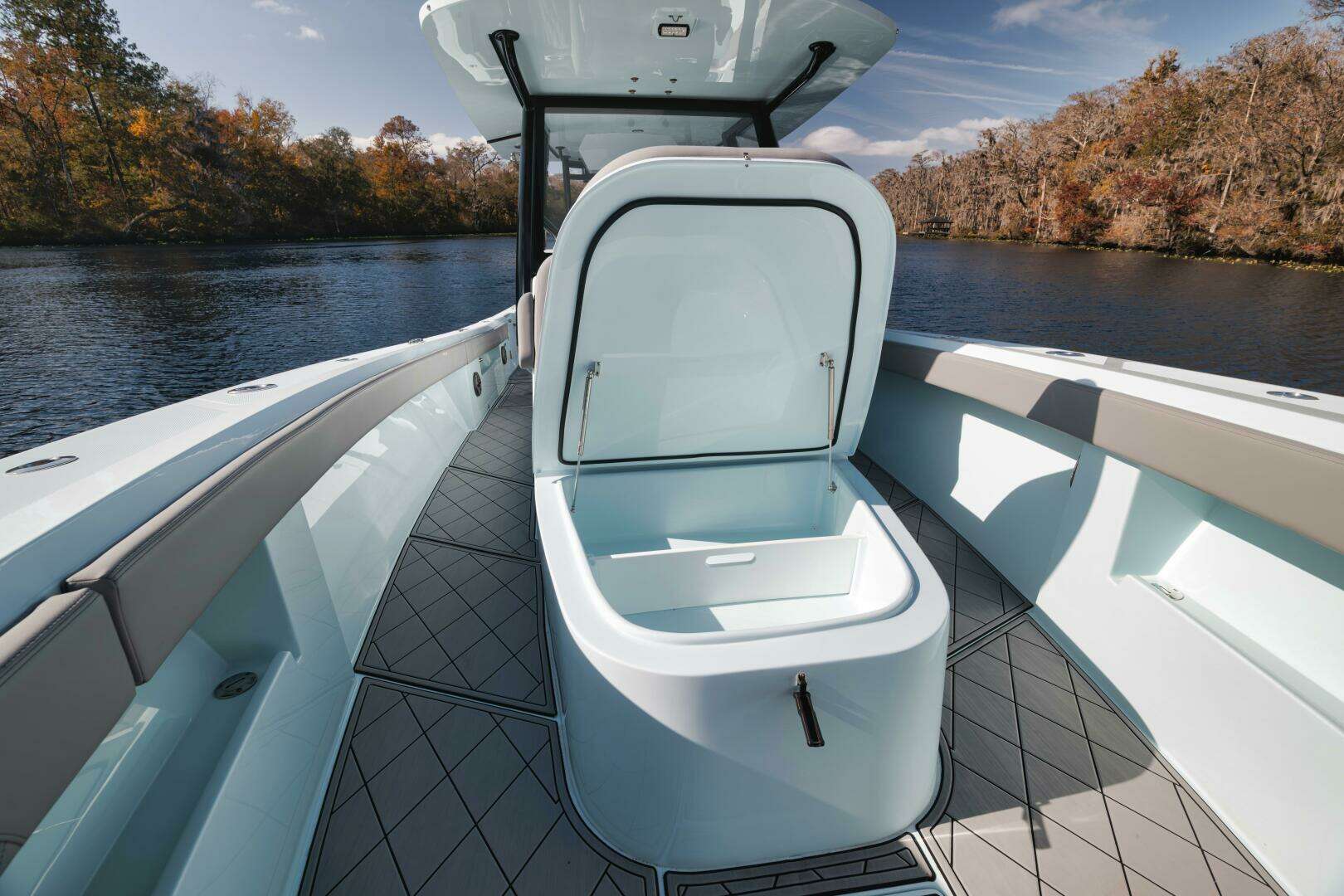 2026 Front Runner 39 Center Console - Image 26