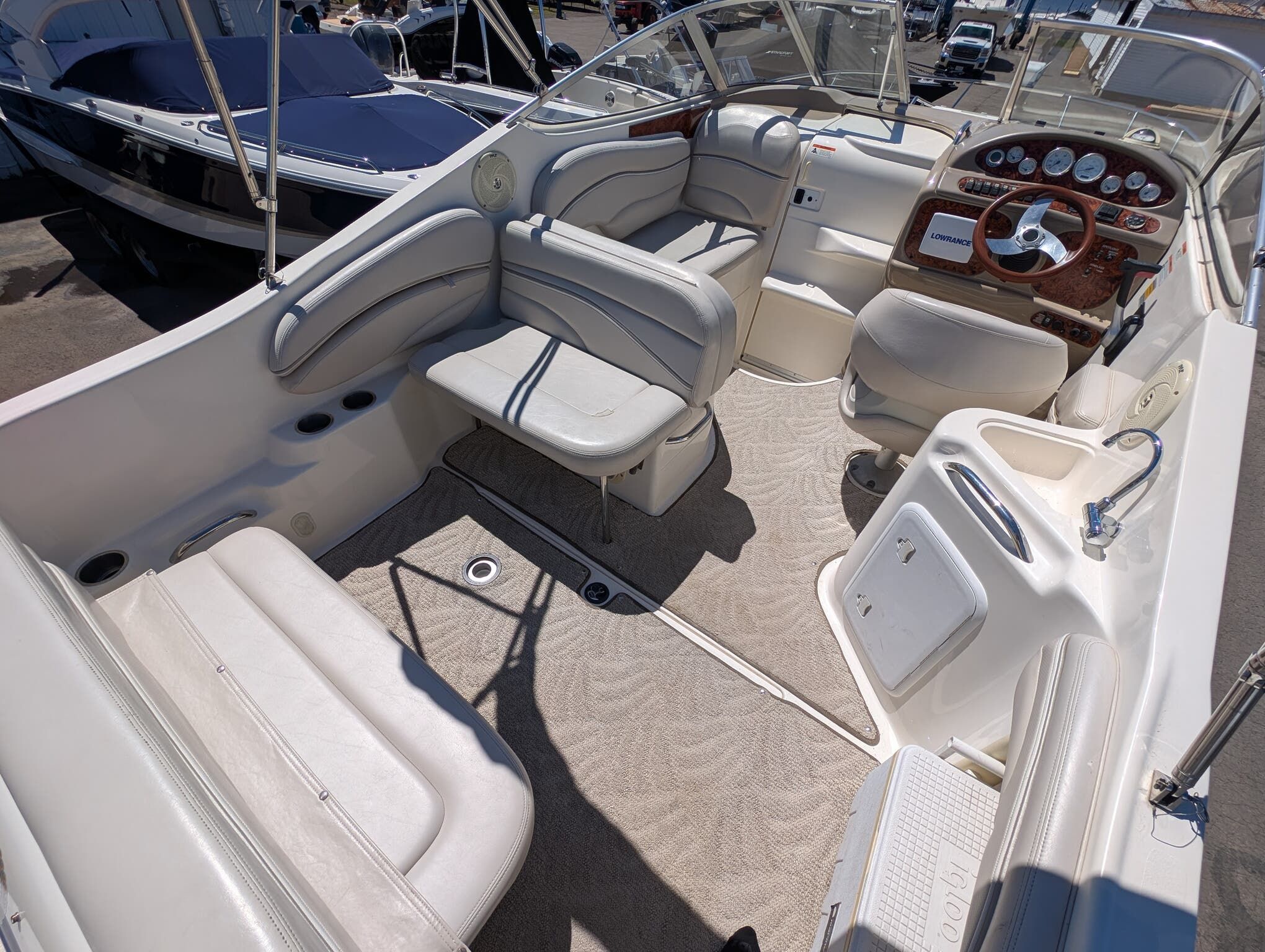 2007 Larson Cabrio 240 - 16
