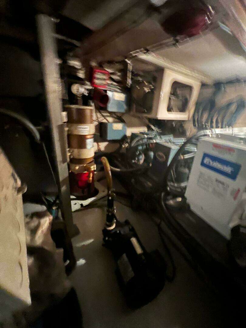 1984 Hatteras 61 CPMY - Image 84