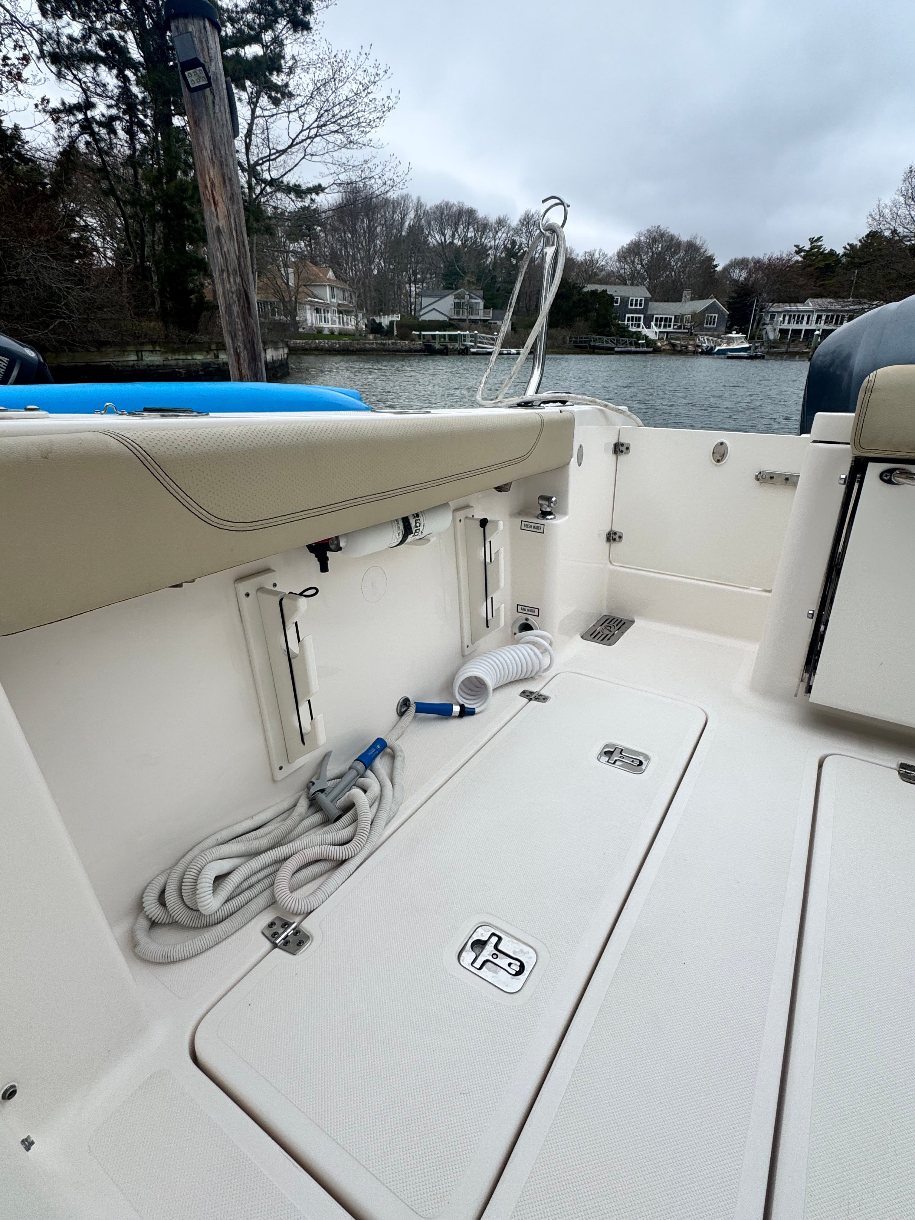 2017 Pursuit DC 295 Dual Console - 14