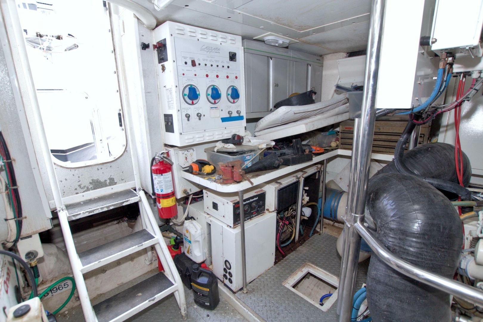 1998 Lazzara Yachts 76 Skylounge Grand Salon - Image 111