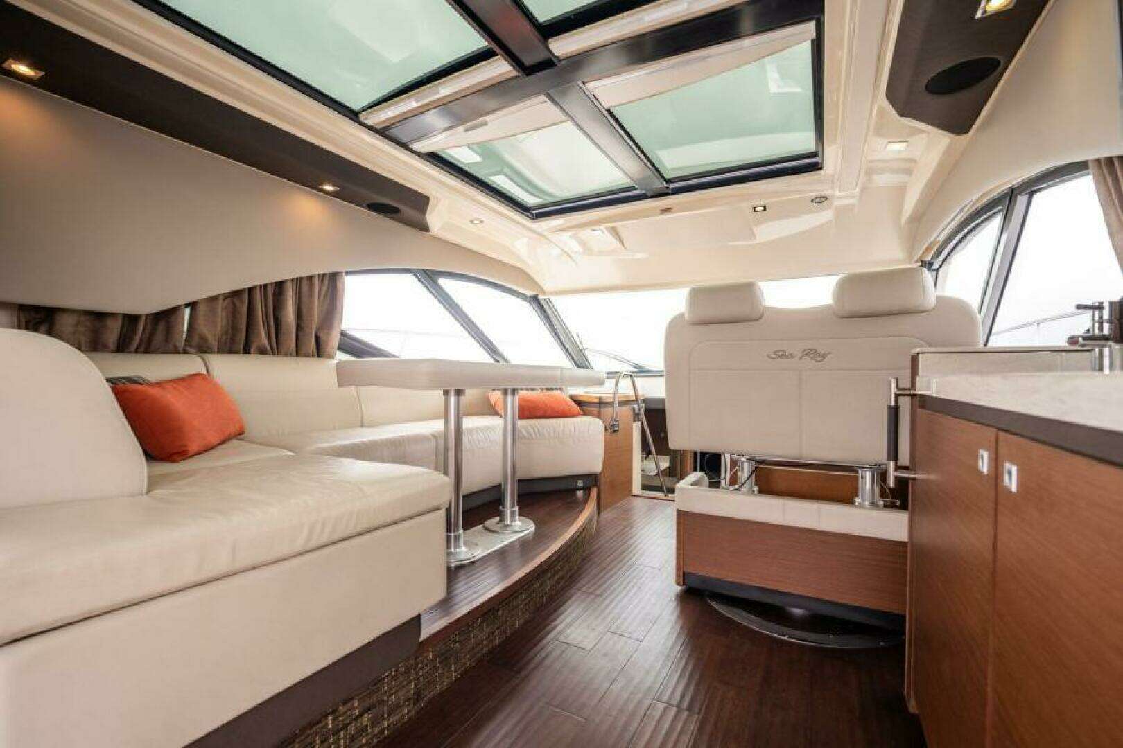 2015 Sea Ray 510 Sundancer - Image 14