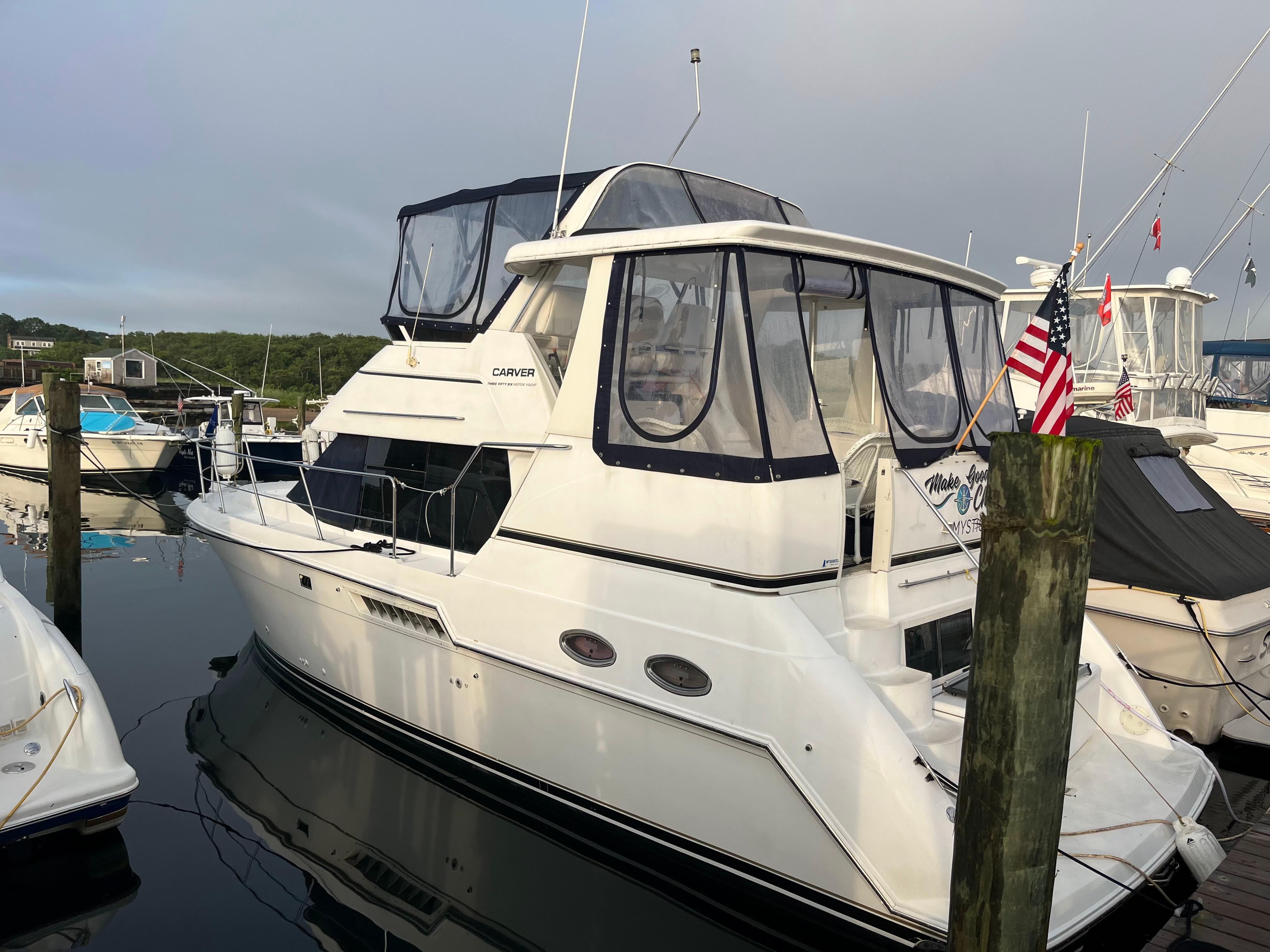 2001 Carver 356 Aft Cabin Motor Yacht