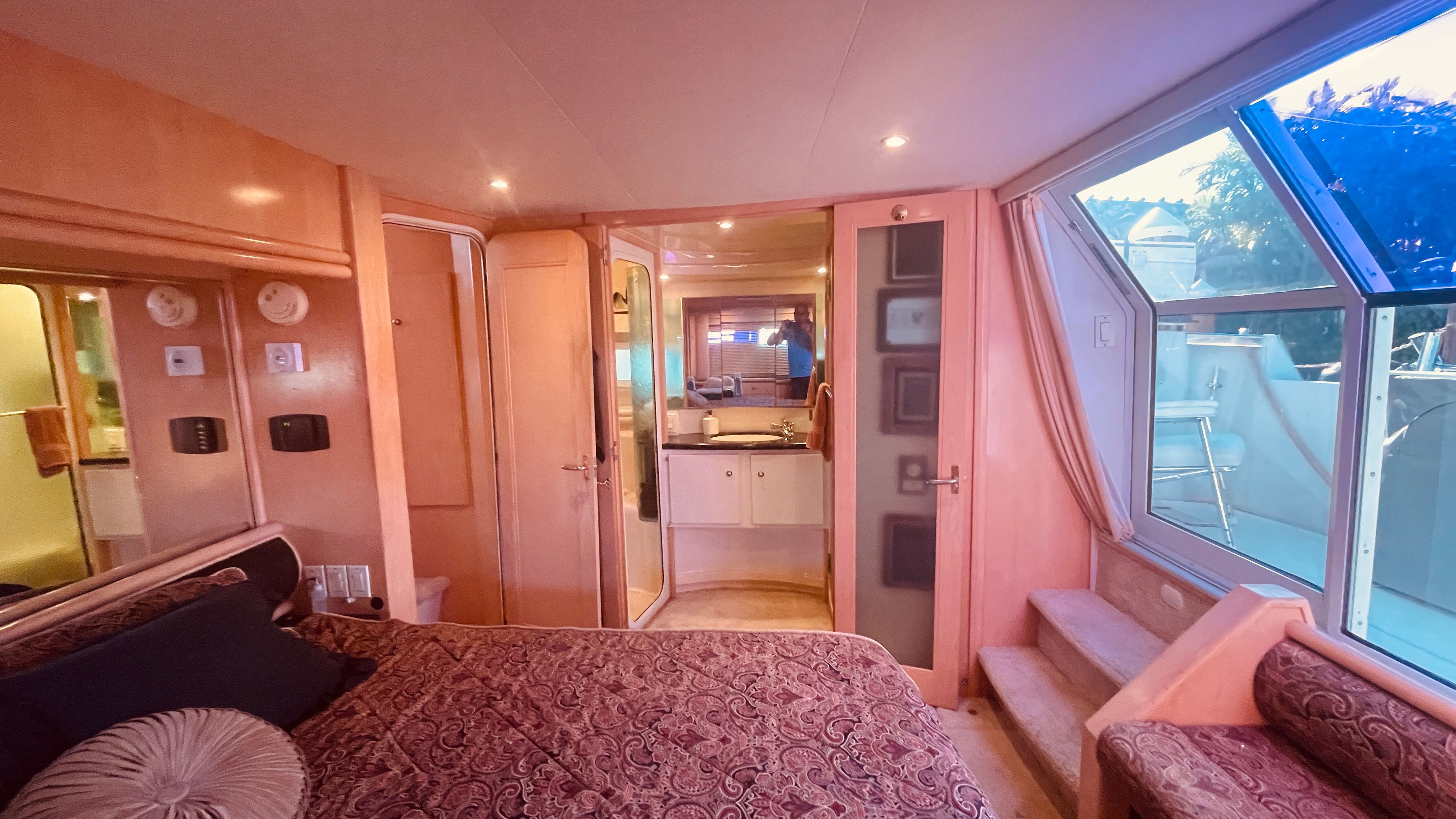 1997 Carver 500 Cockpit Motor Yacht - 30