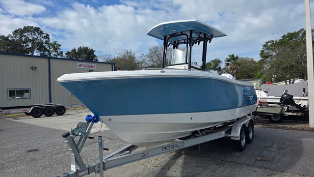 2026 Robalo R230 Center Console