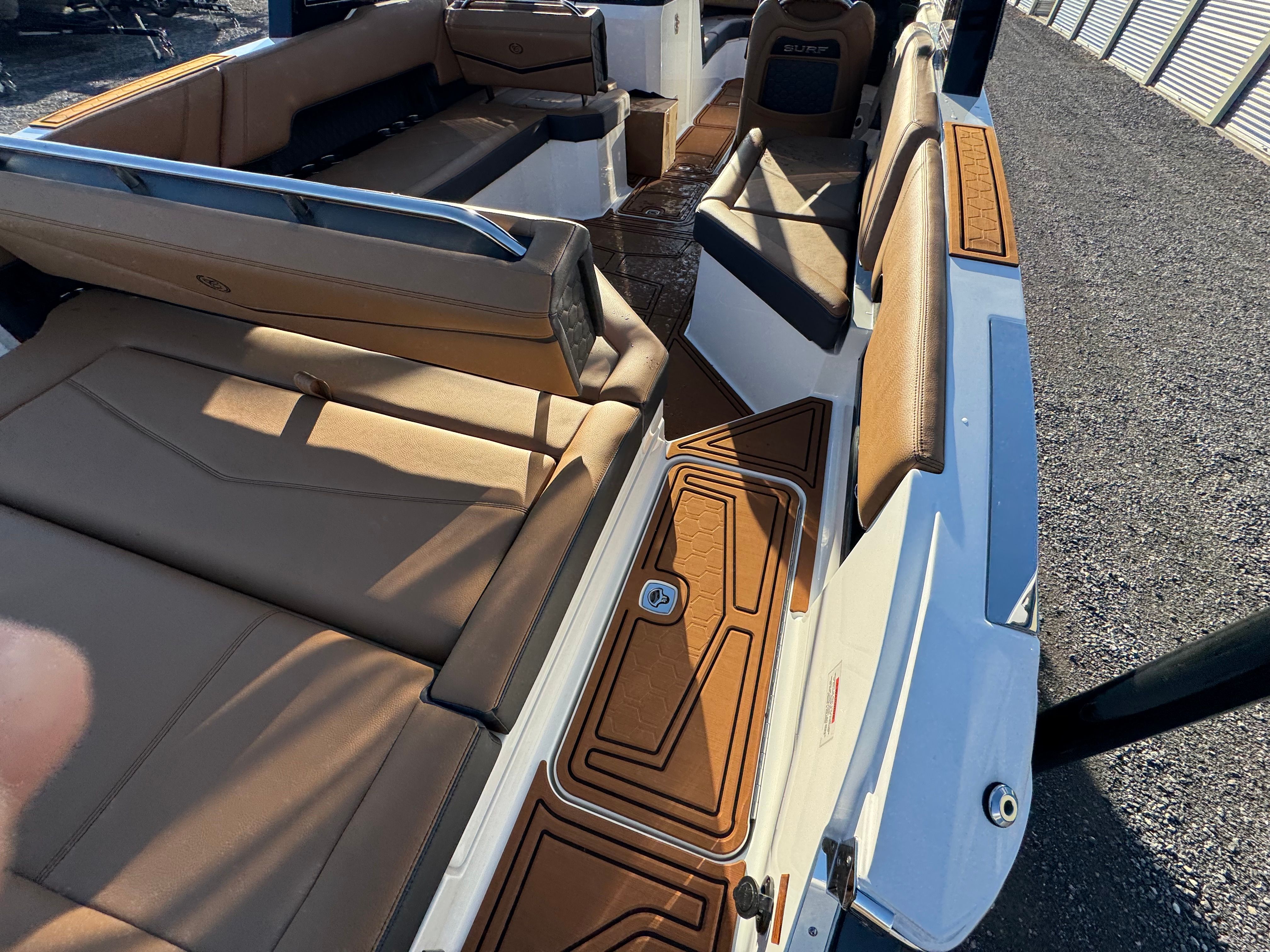 2026 Cobalt R8 Surf - 26