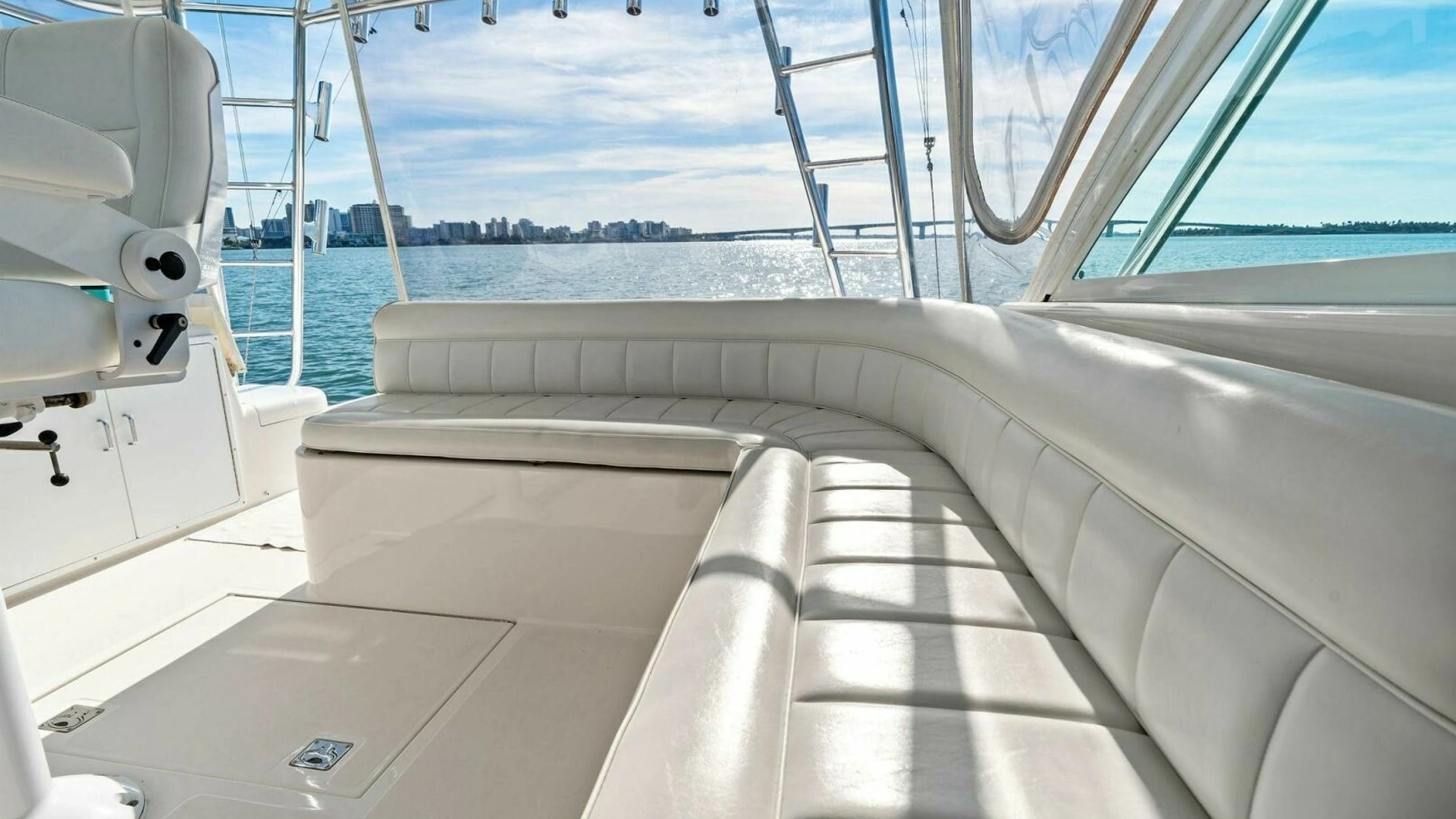 2005 Cabo 40 Express - Image 15